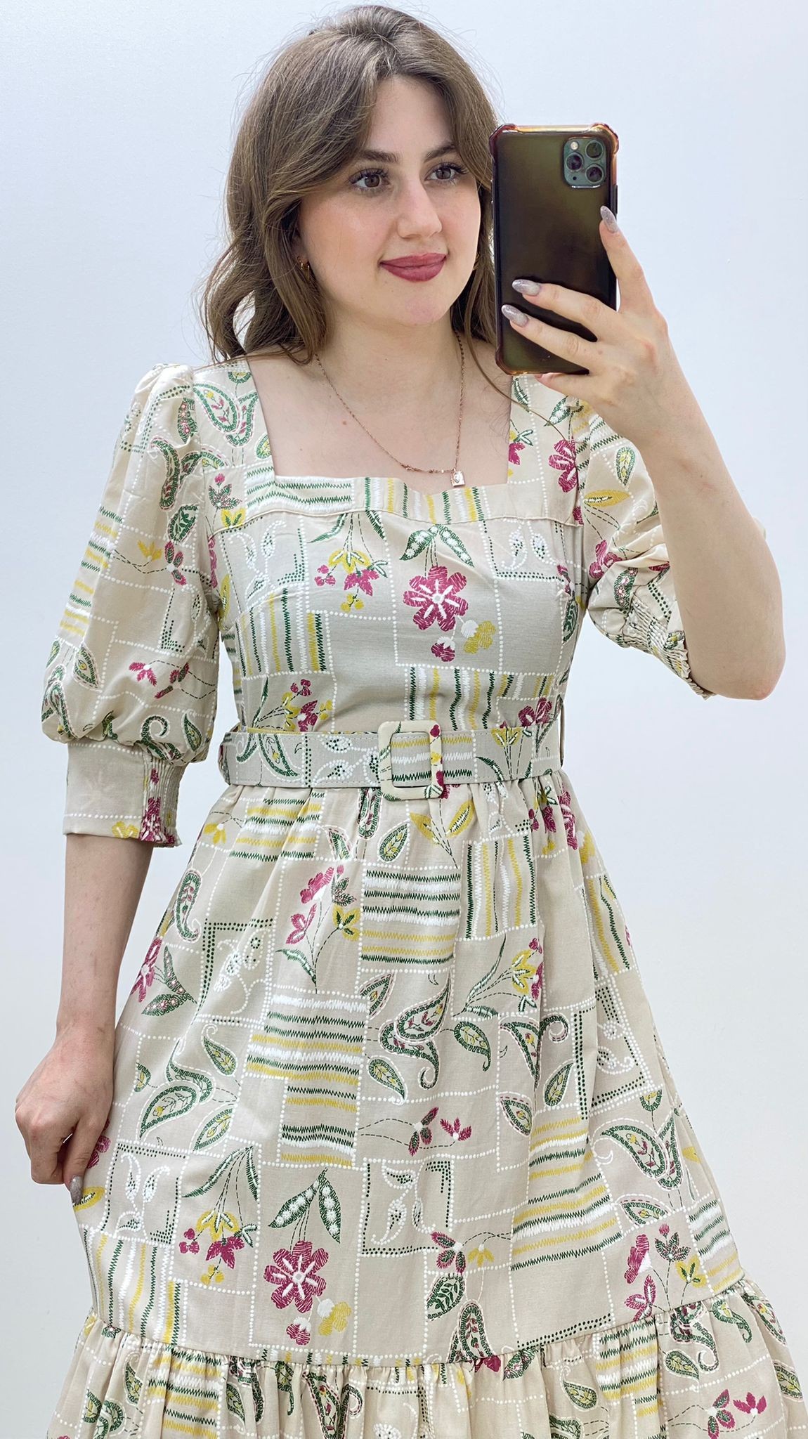 Kare Yaka Desenli Poplin Elbise Krem