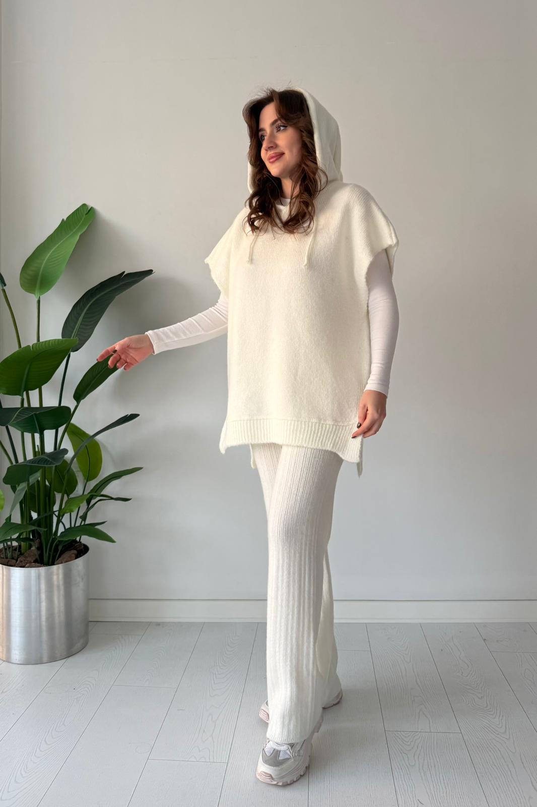 Süveterli İkili Takım - Ekru