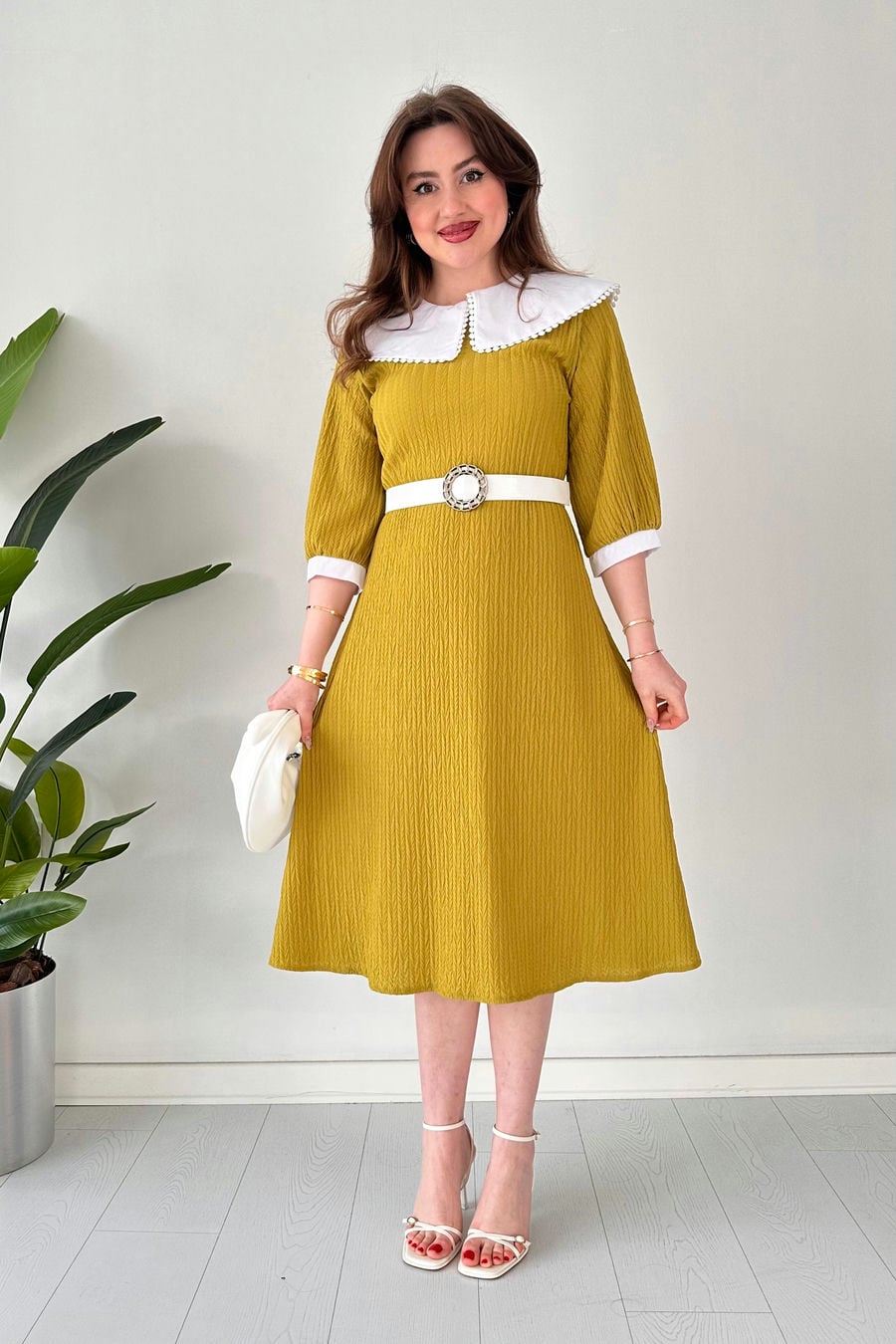 Fisto Yakalı Kemerli Elbise