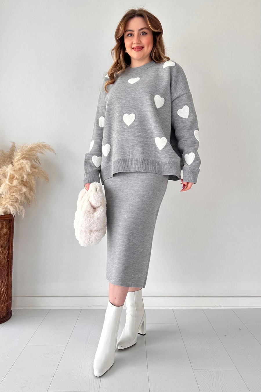 Kalpli Etekli Triko Takım