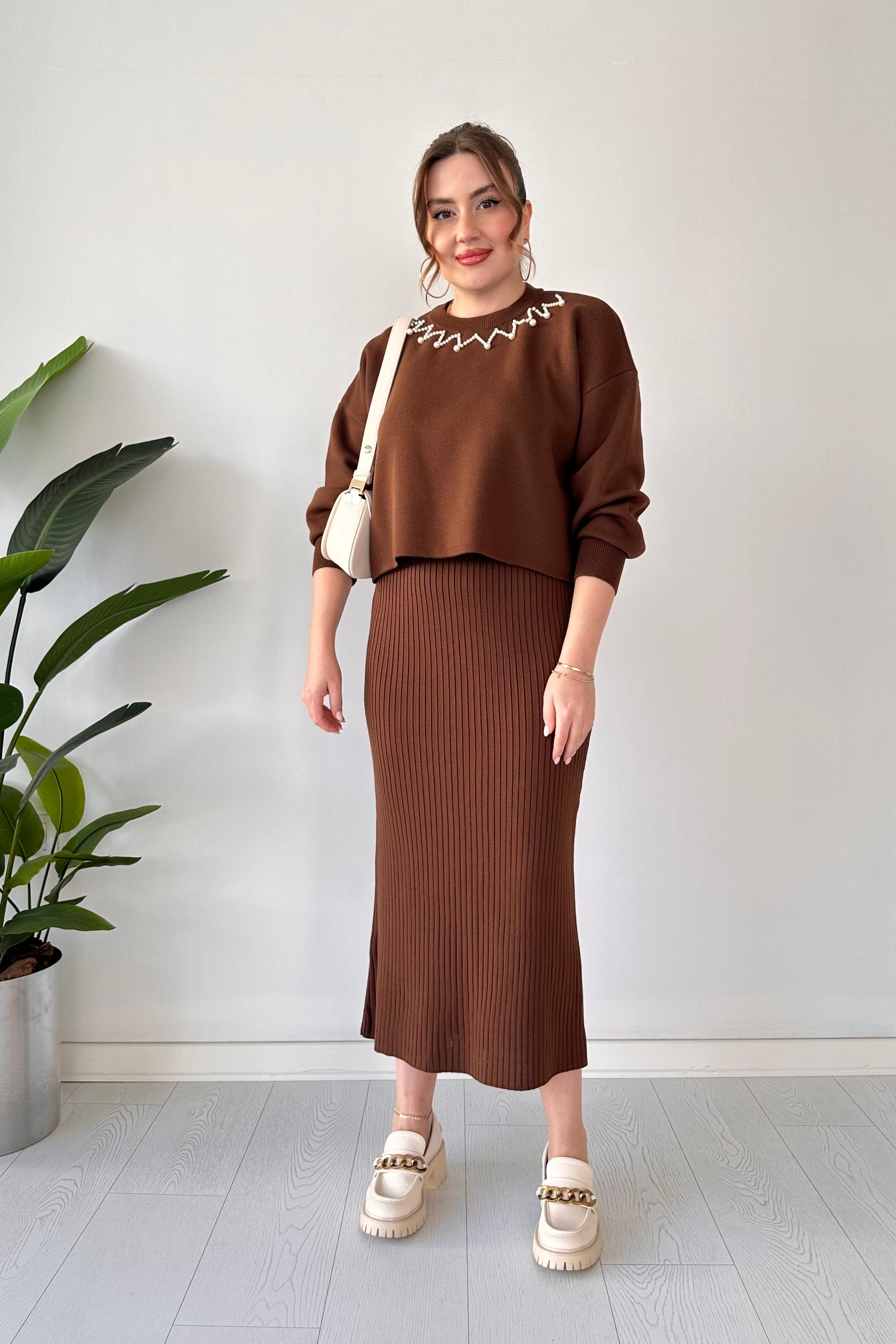 İnci Yakalı Kazak Elbise Takım