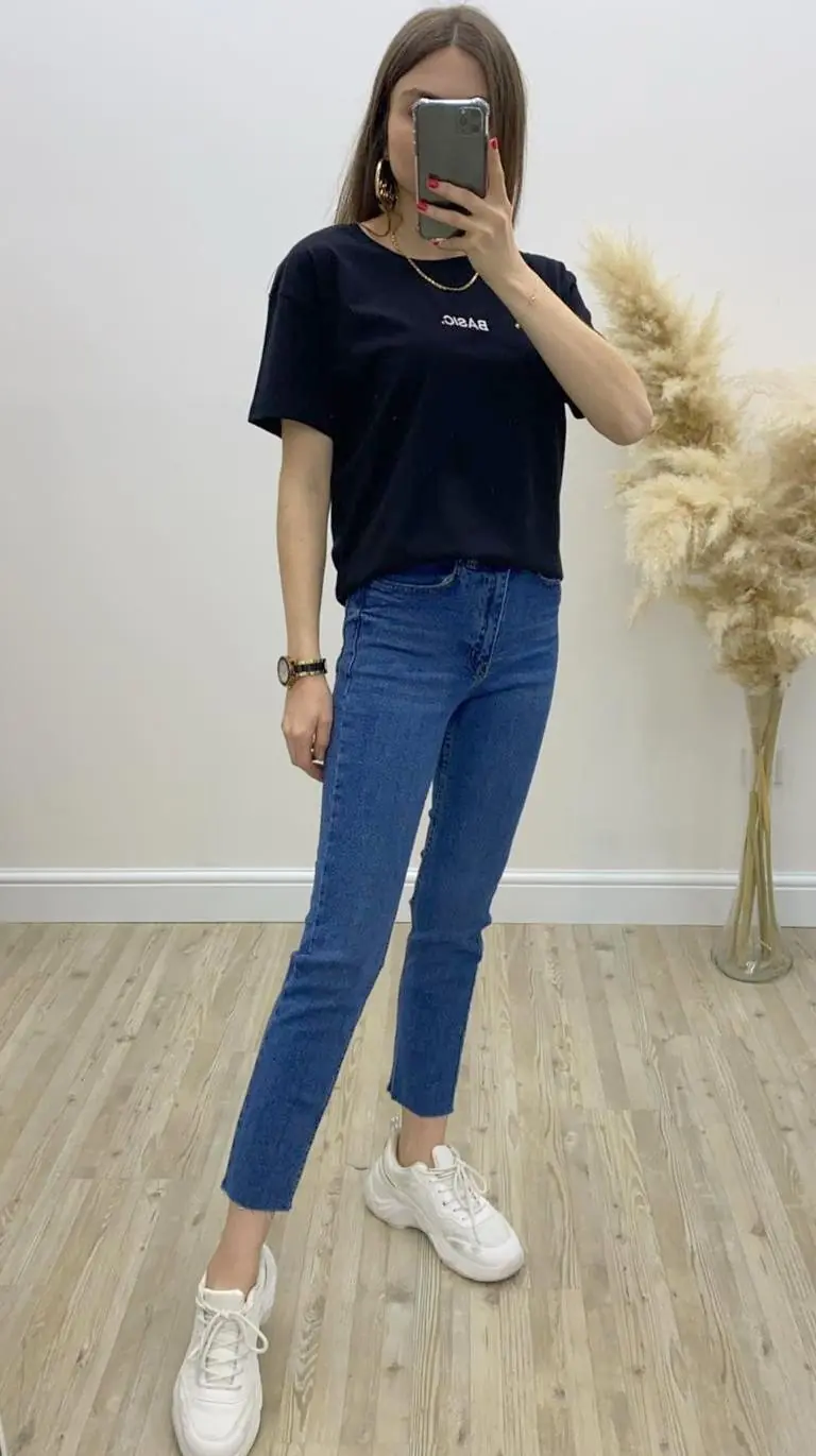 Basic Nakışlı Tshirt Siyah · 4