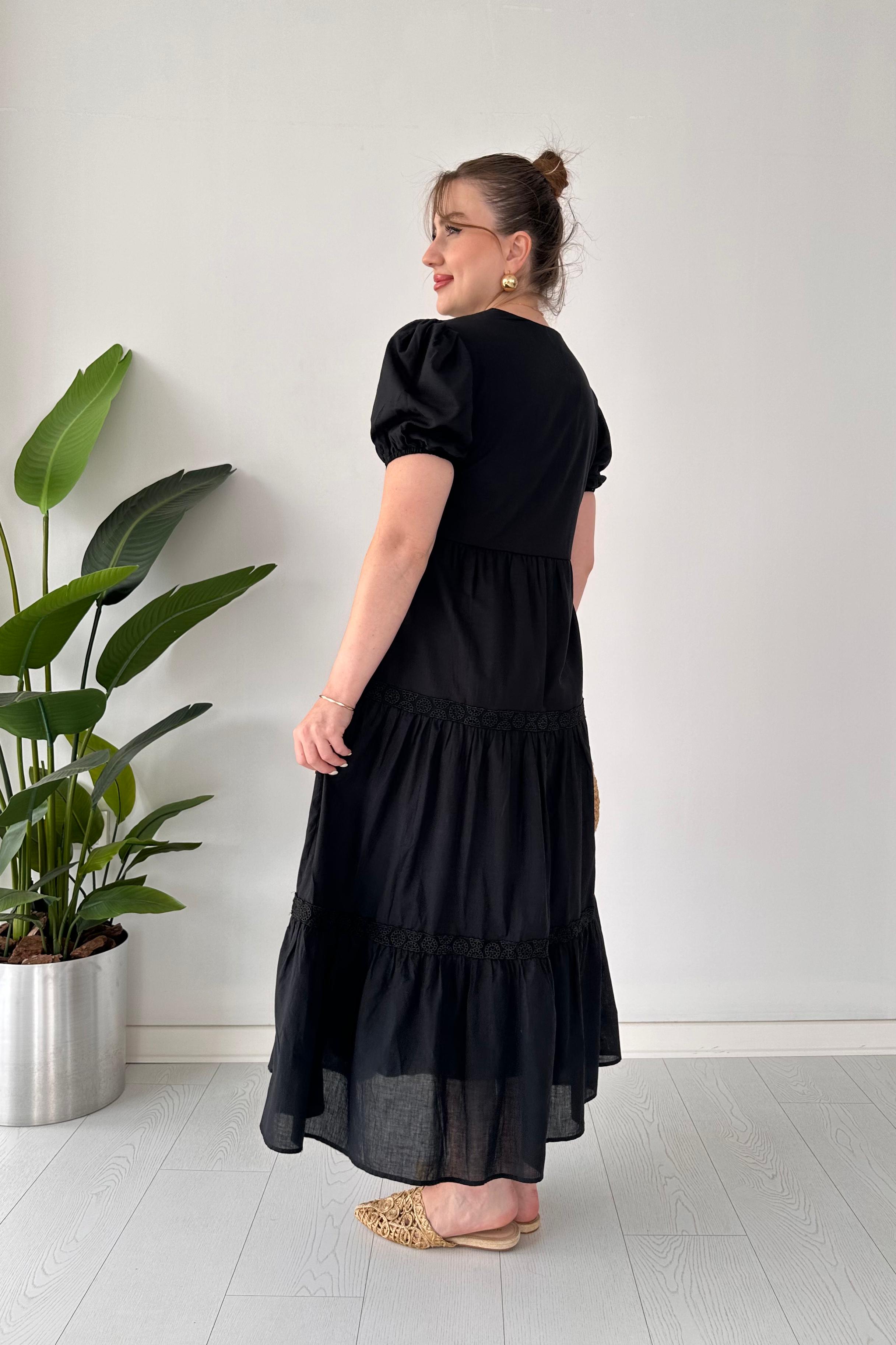 Yaka Dantel Astarlı Elbise