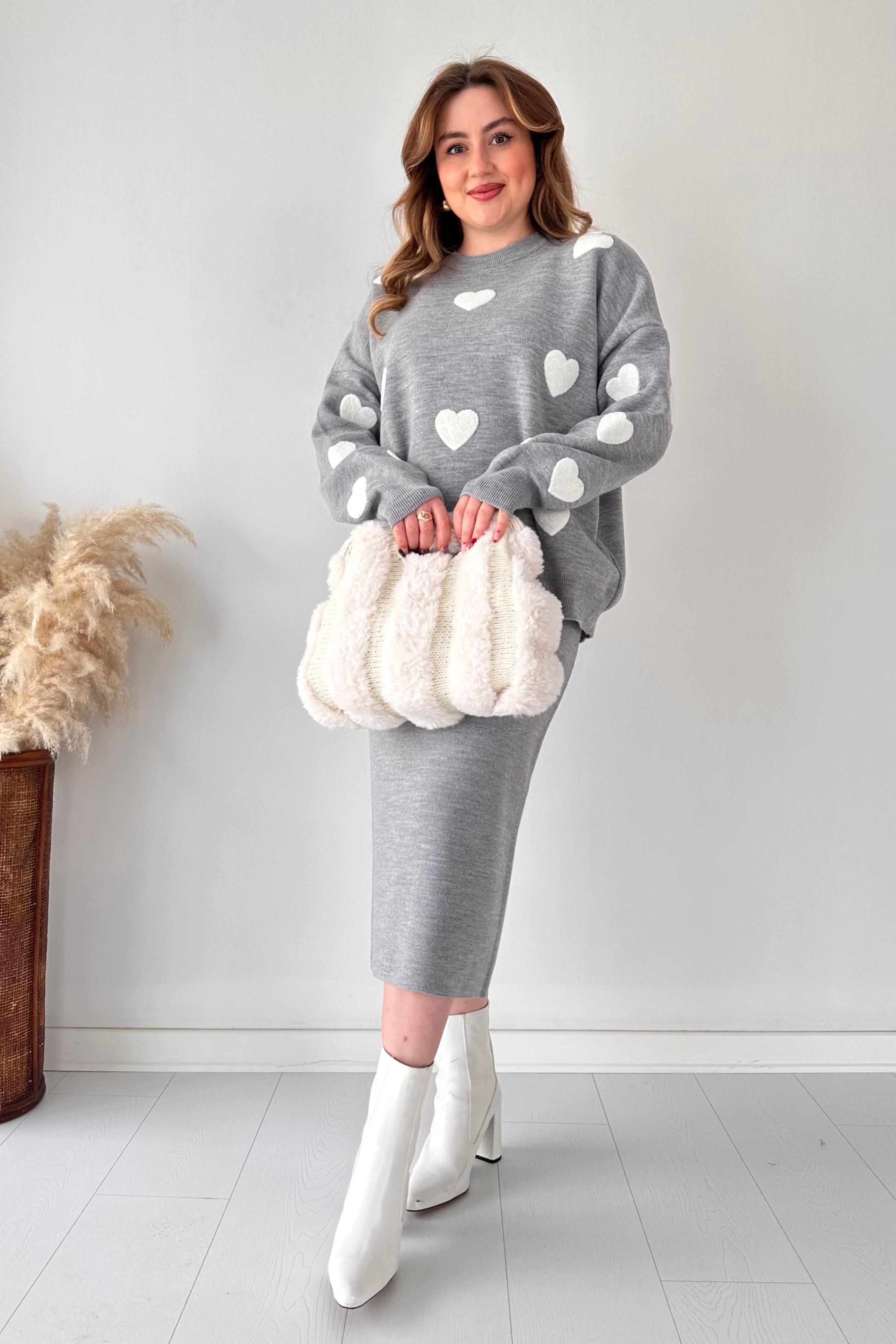 Kalpli Etekli Triko Takım