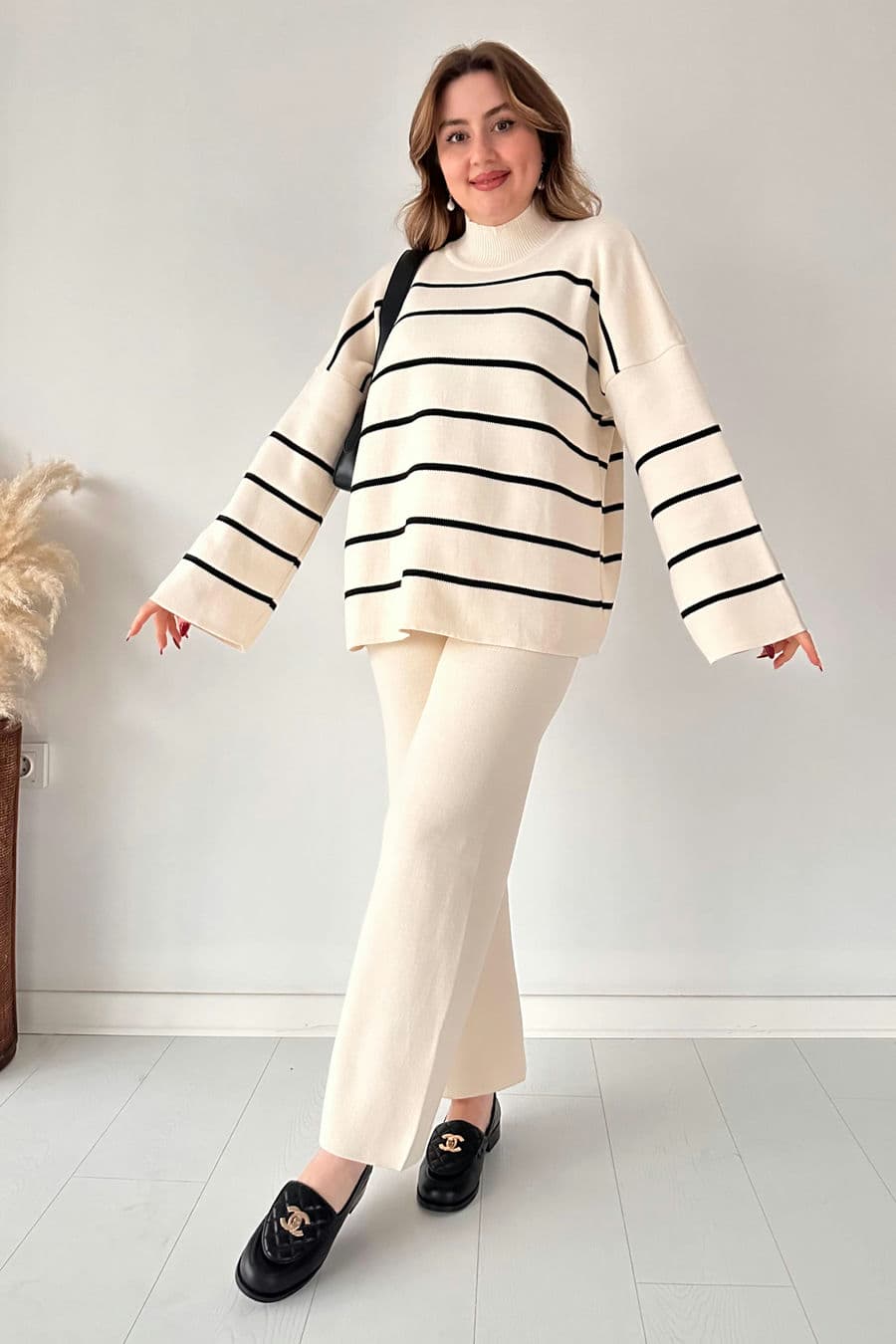 Üstü Çizgili Triko Takım