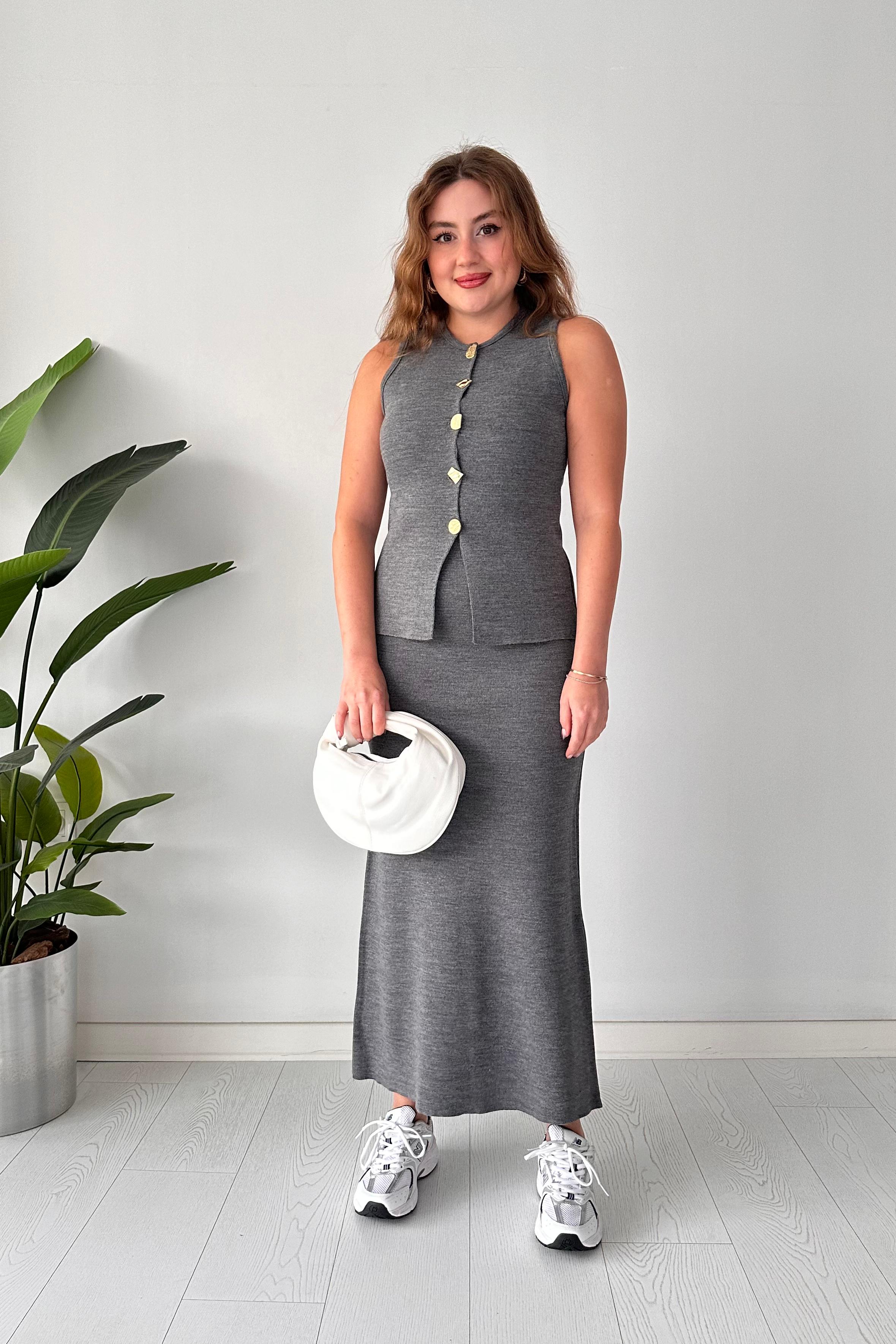 Düğmeli Çelik Takım