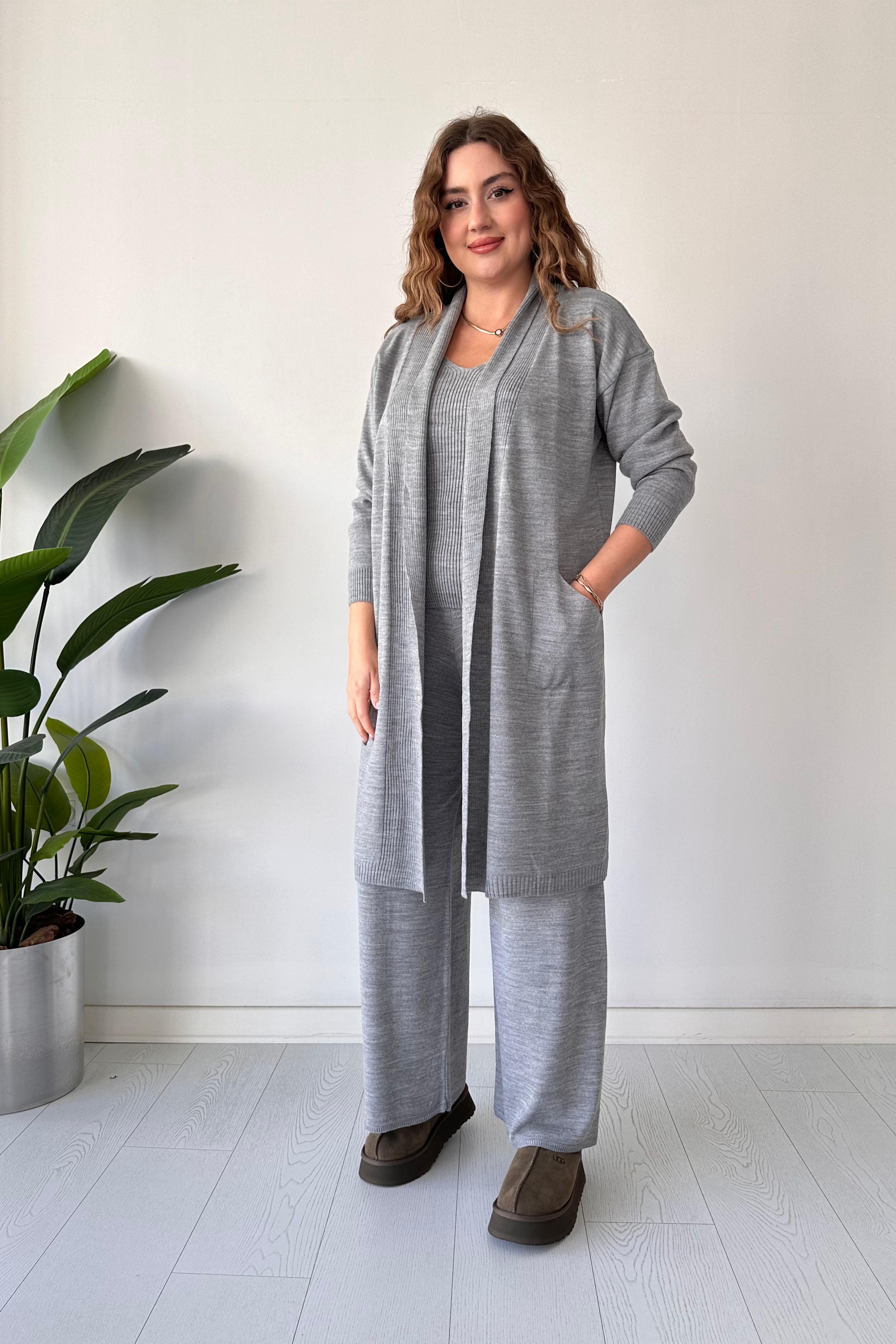 Uzun Hırkalı Üçlü Triko Takım