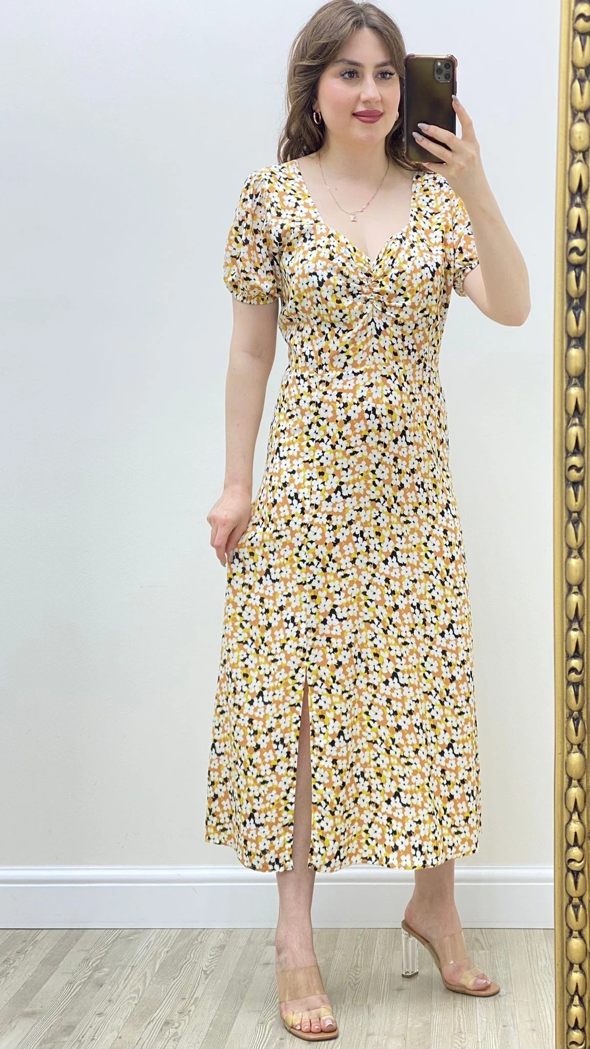 Öpücük Yaka Mineli Viskon Elbise Sarı