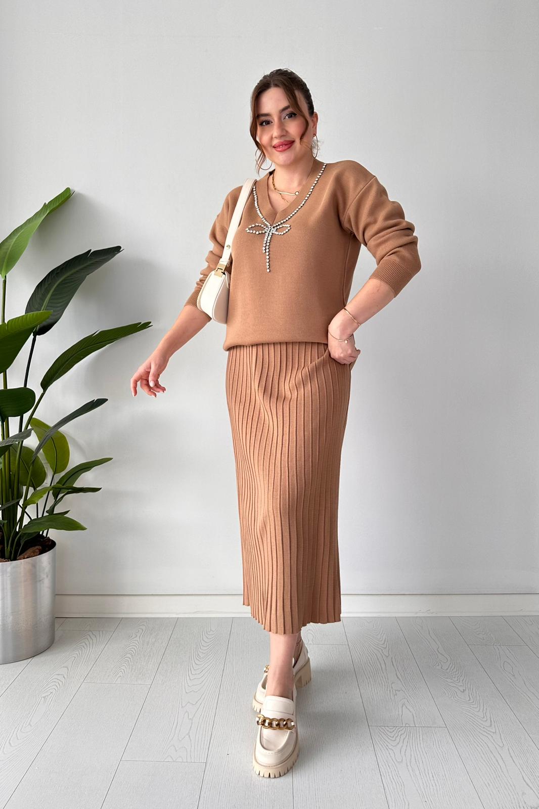 Fiyonk Taşlı Etekli Triko Takım - CAMEL
