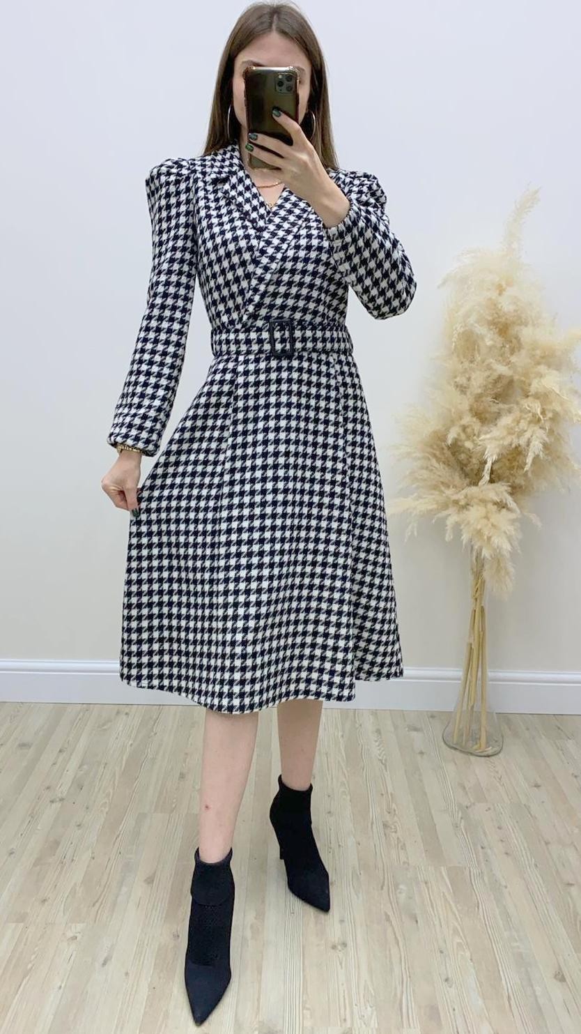 Kruvaze Kemerli Kazayağı Kaşe Elbise