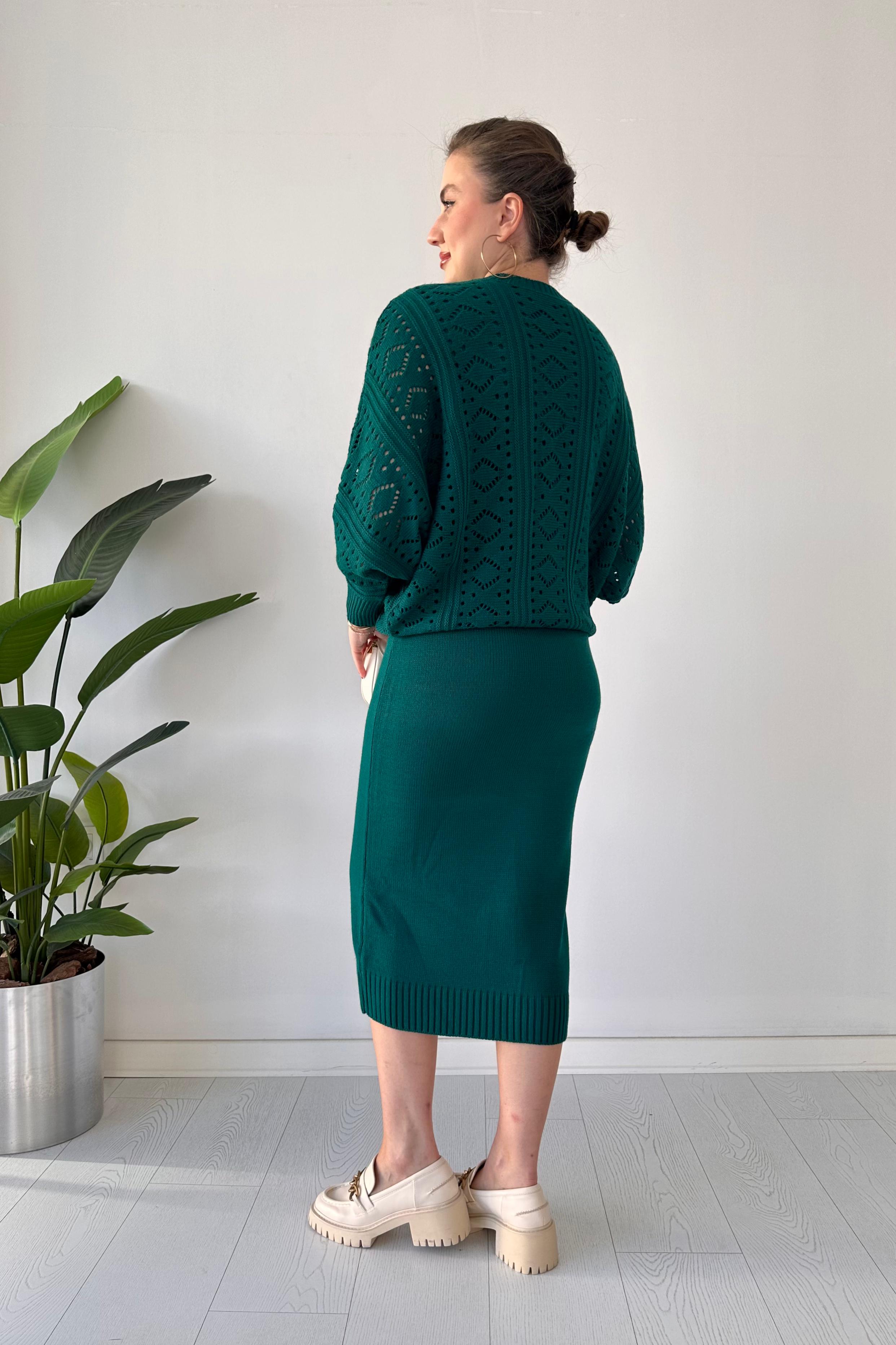 Delik Kazaklı Triko Elbise