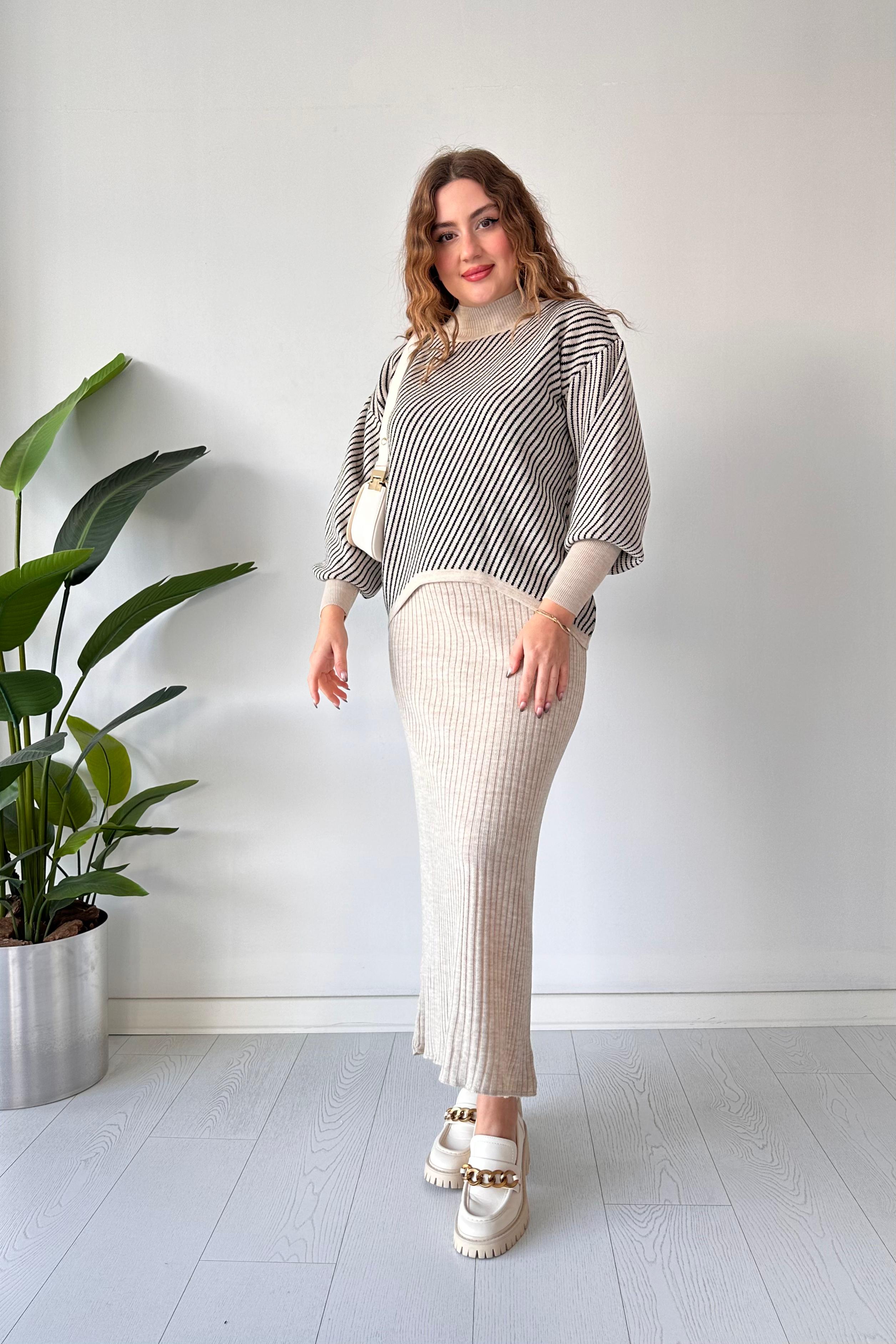 Yatay Çizgili Kazak Elbise Takım