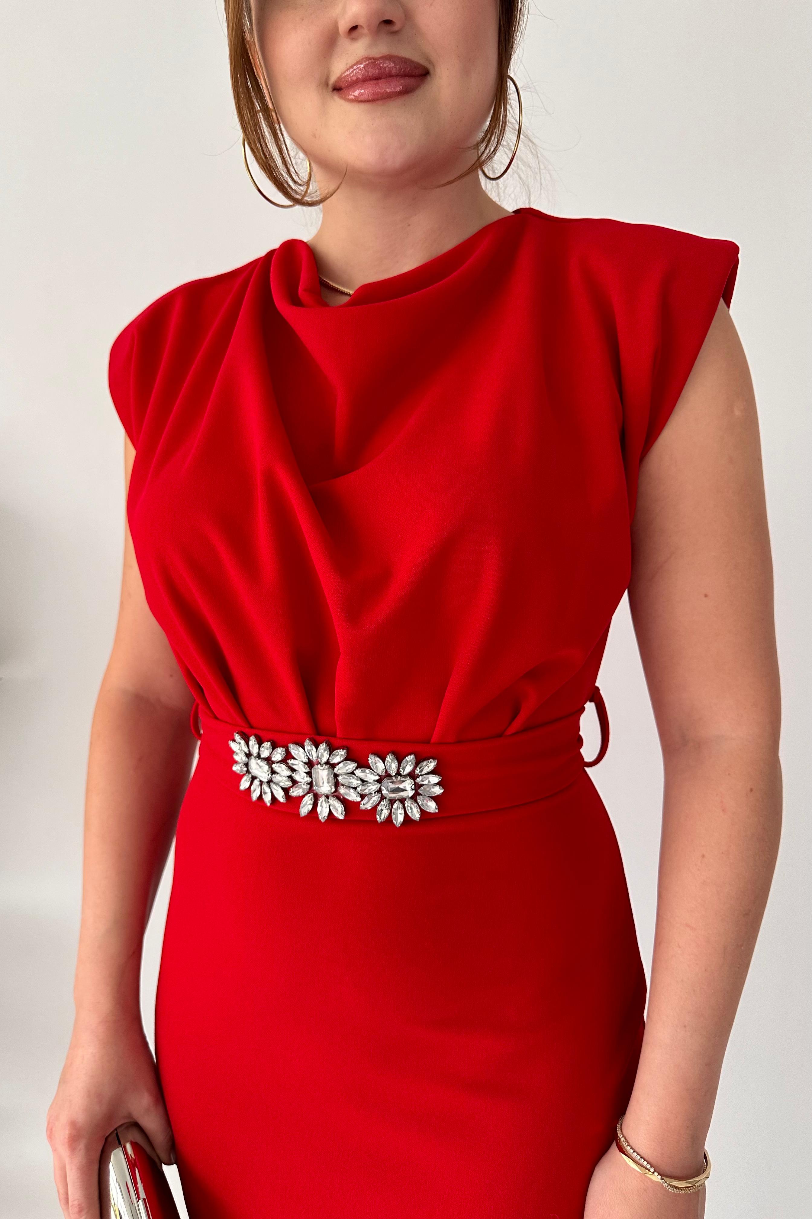 Üç Taş Kemerli Krep Elbise