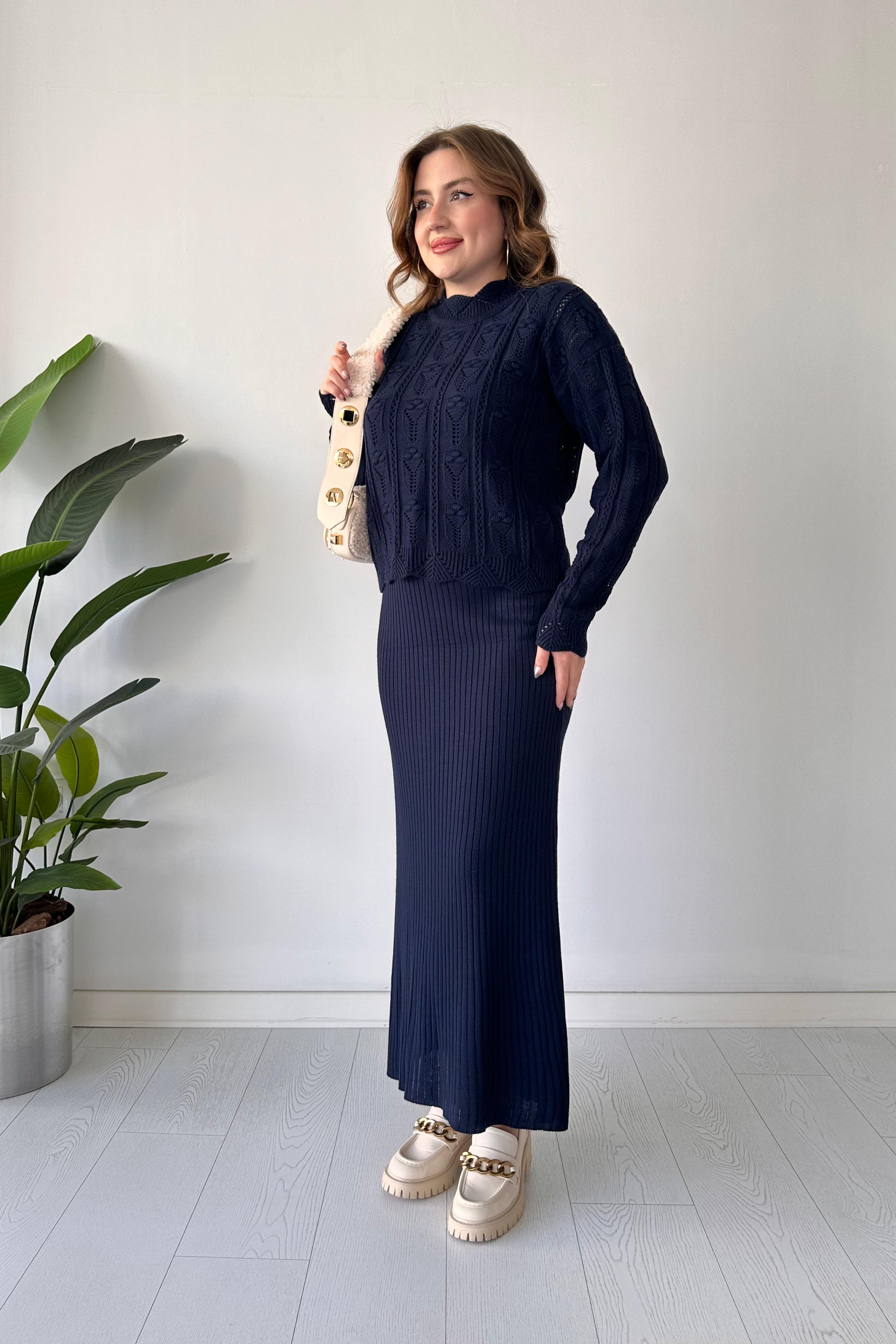 Piramit Ajurlu Kazak-Elbise