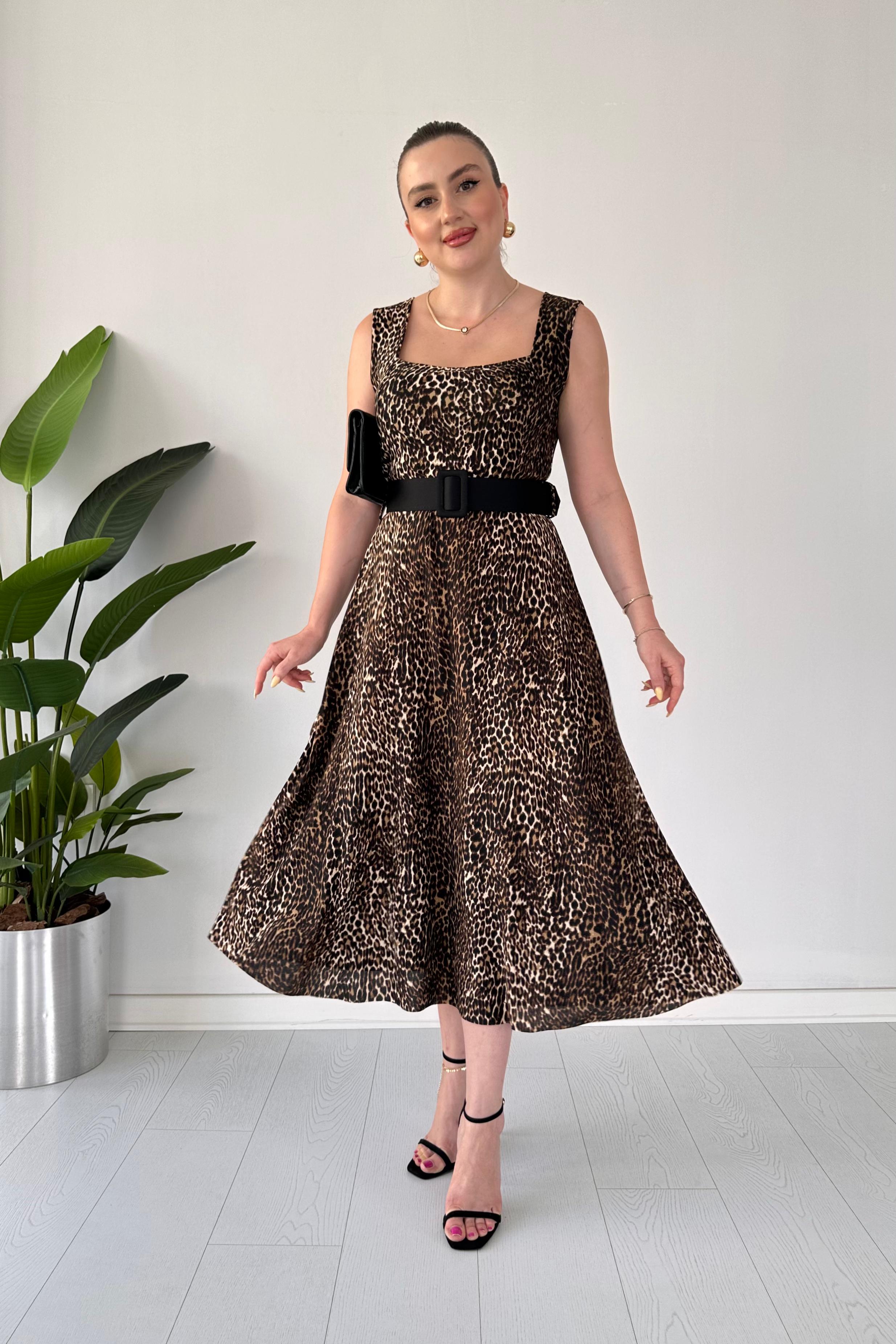 Sandık Yaka Krep Elbise