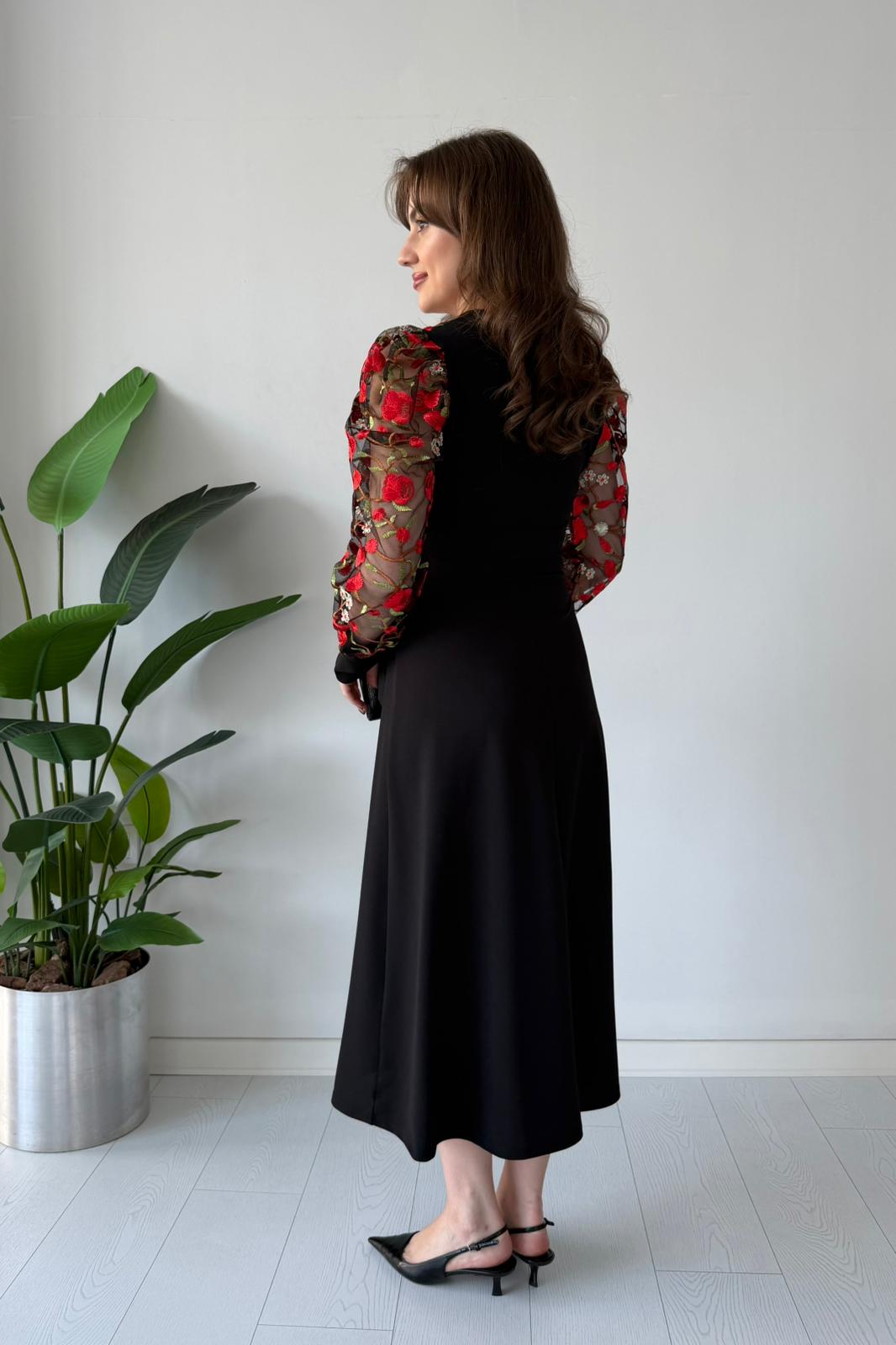 Organze Nakışlı Krep Elbise