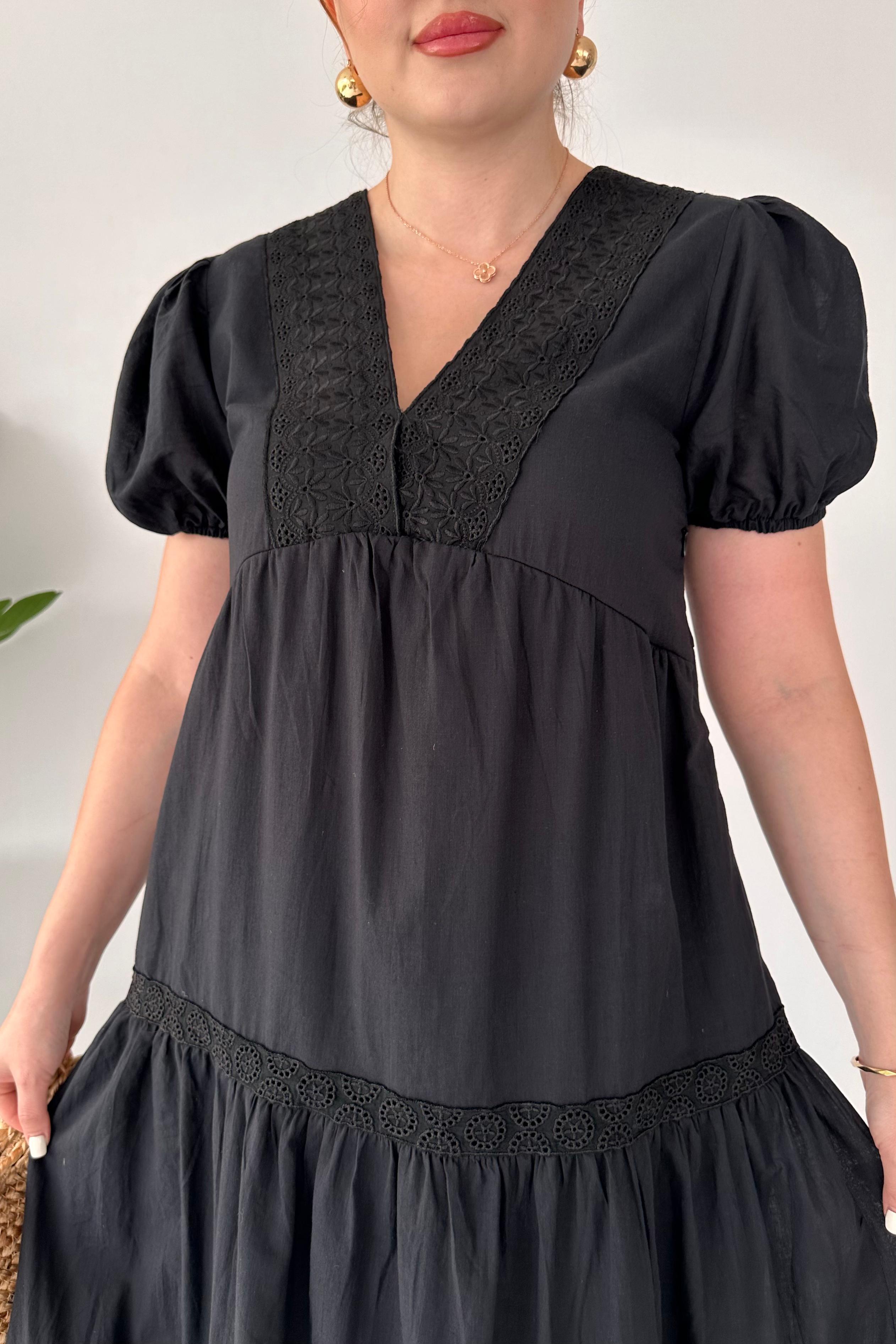 Yaka Dantel Astarlı Elbise