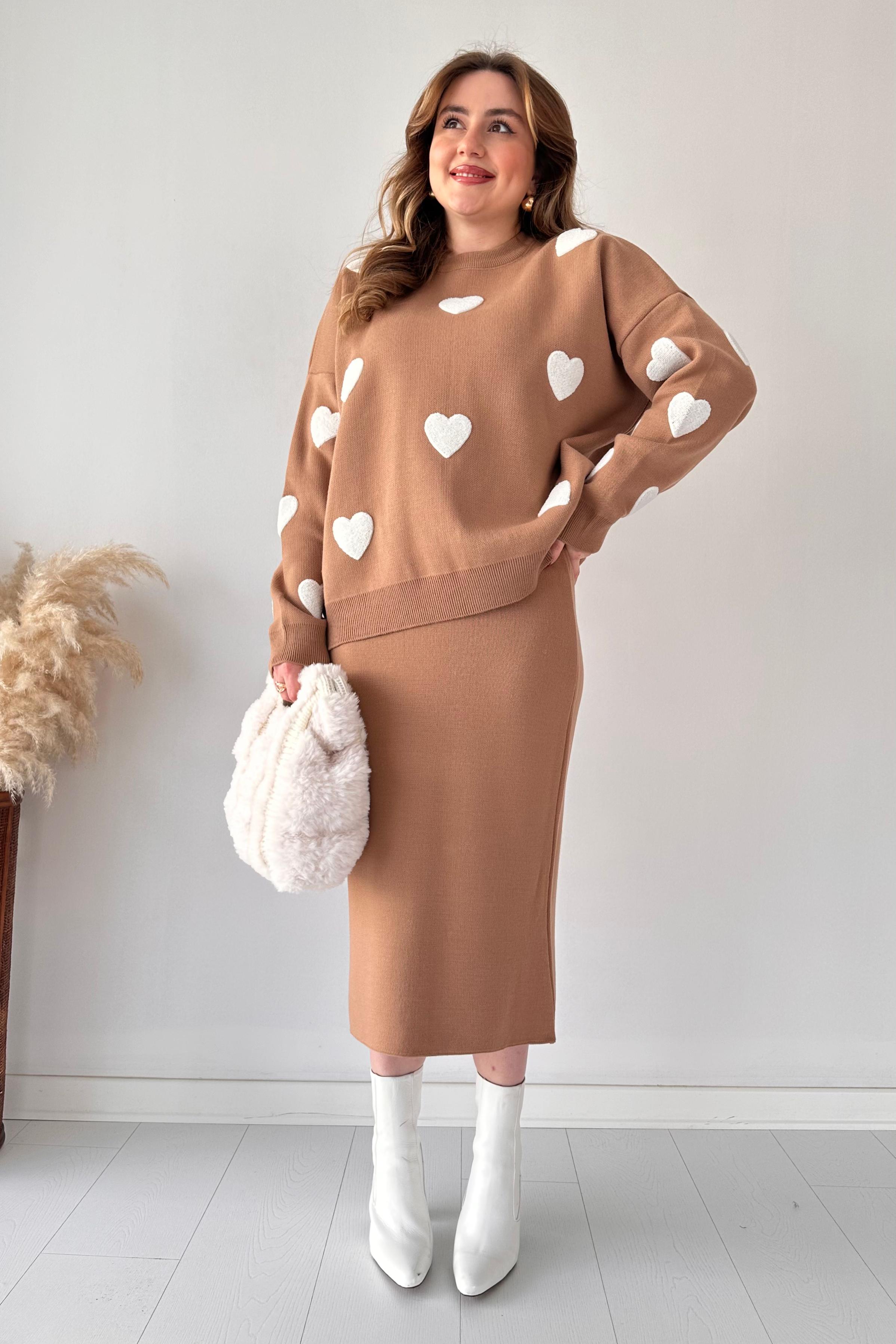 Kalpli Etekli Triko Takım