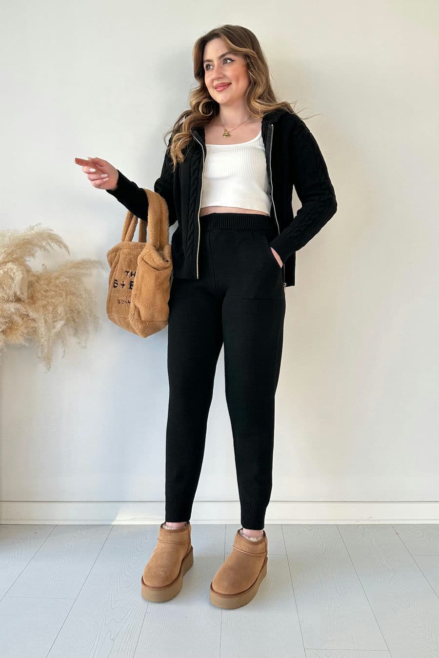 Kapüşonlu Triko Takım