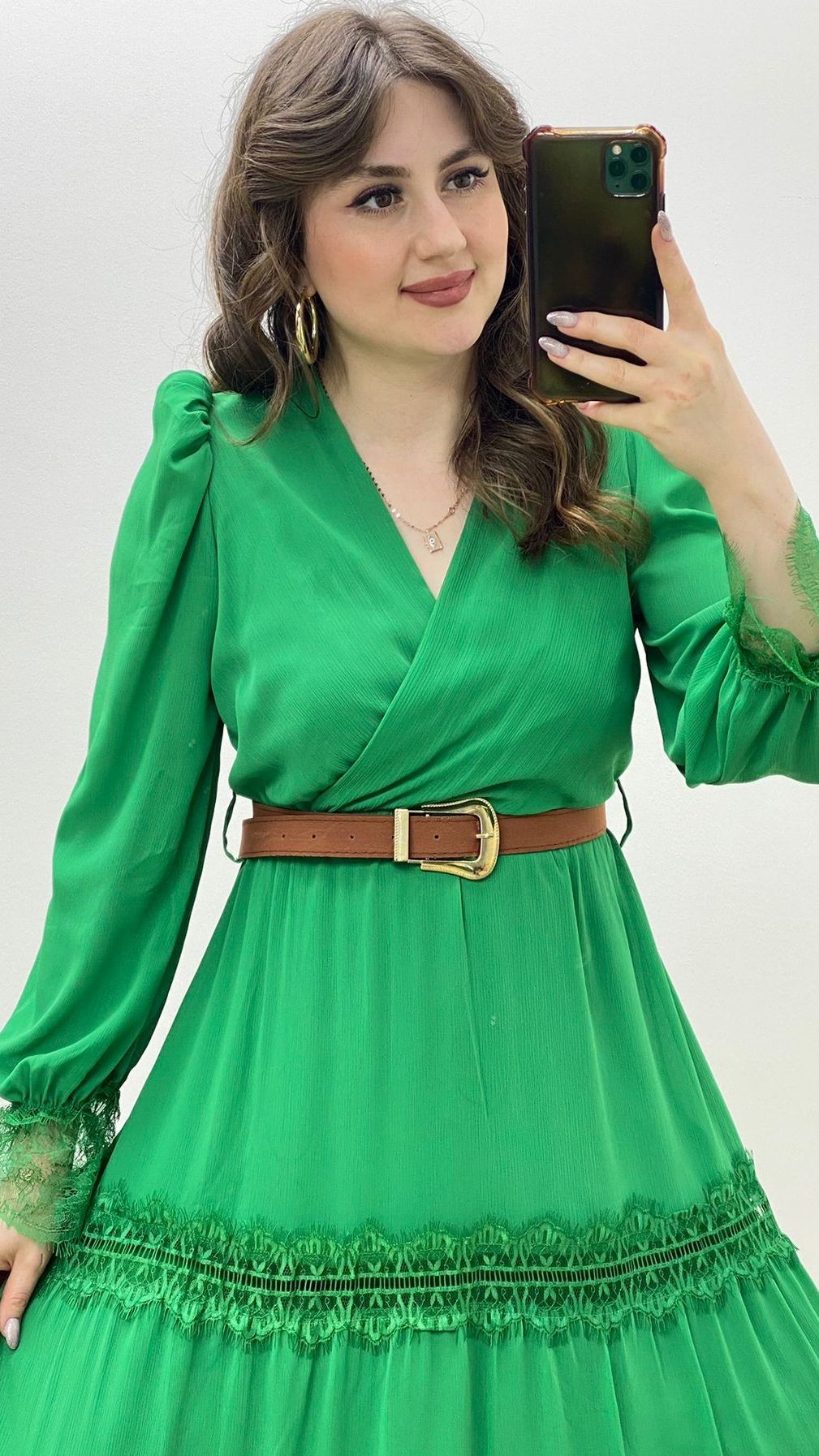 Kruvaze Kemerli Dantelli Şifon Elbise Yeşil