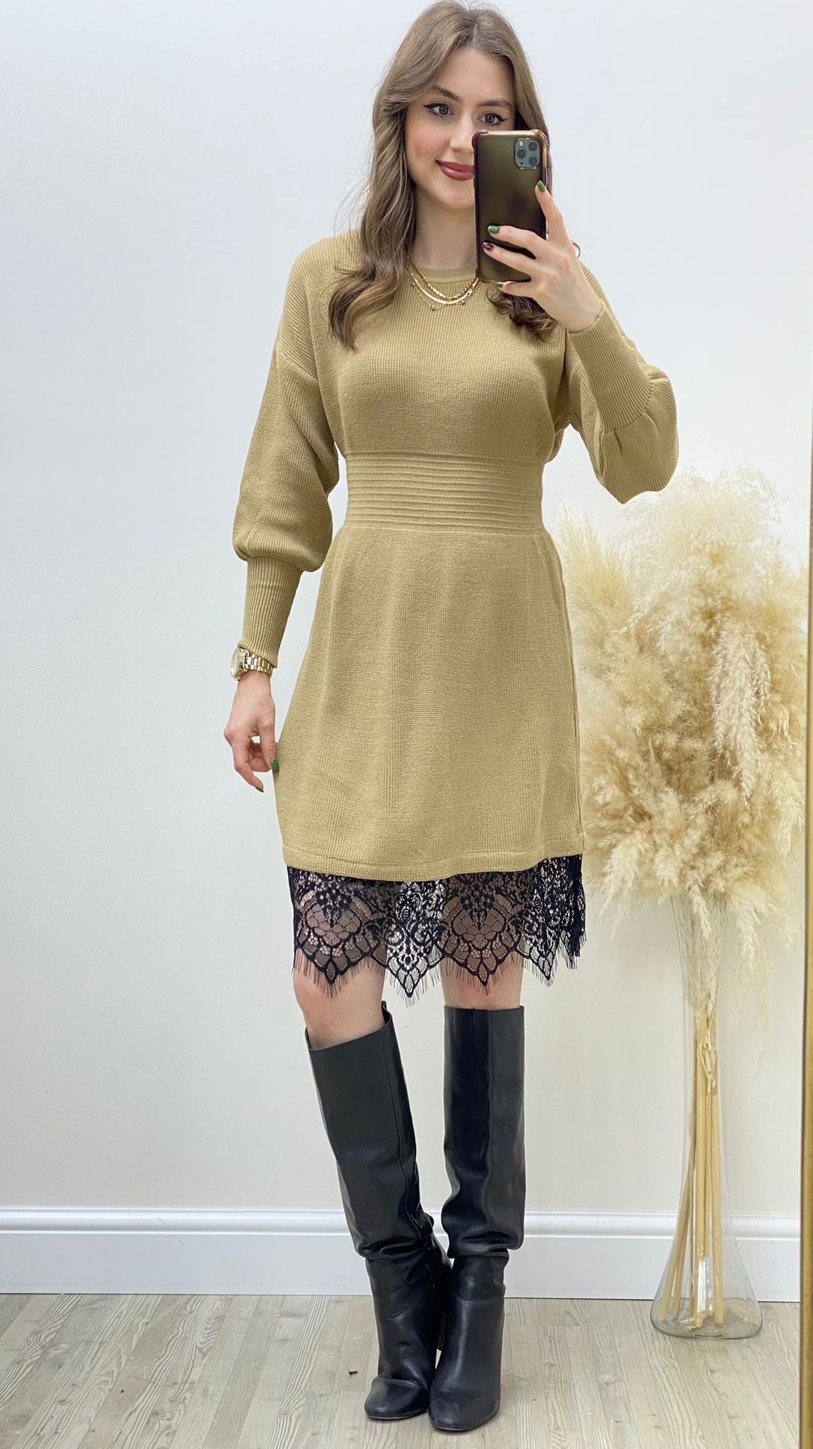 Eteği Dantel Triko Elbise Bej