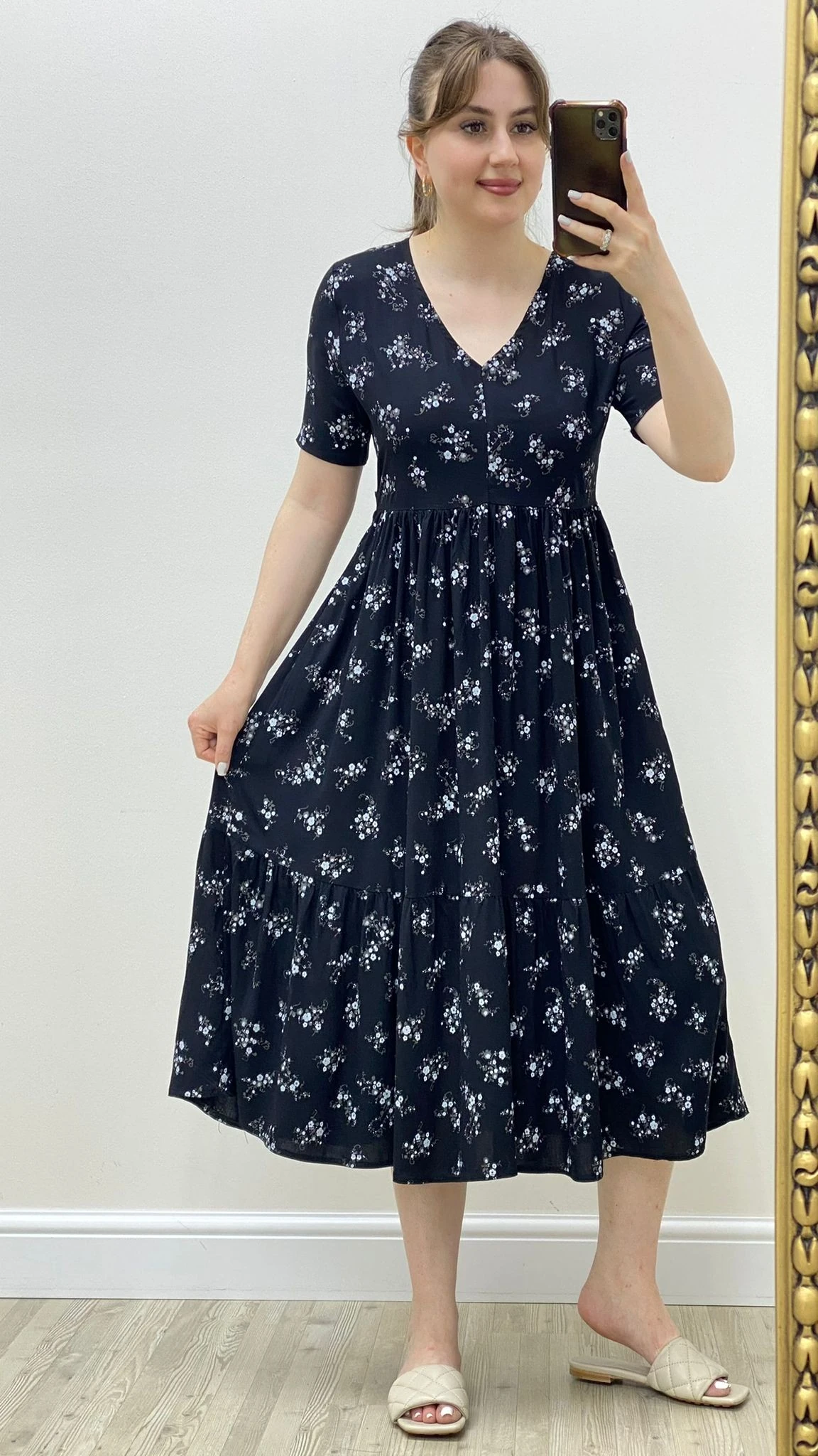 Kır Papatyalı Viskon Elbise Siyah