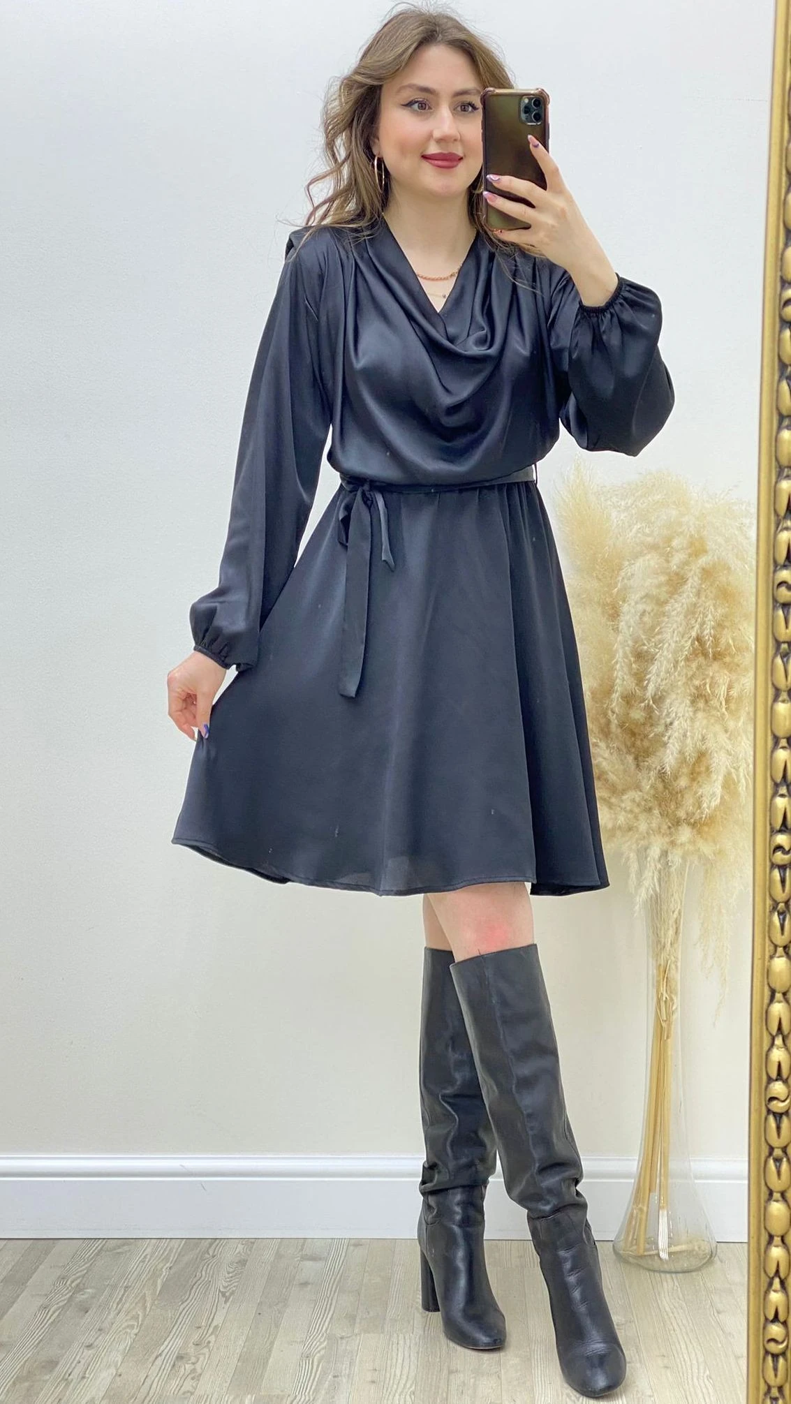 Degaje Yaka Saten Elbise Siyah