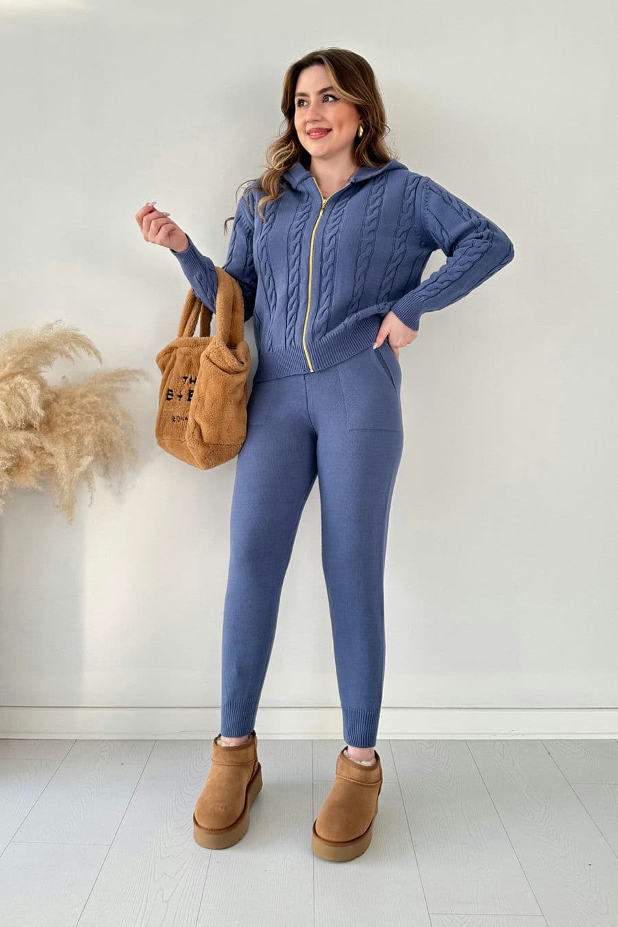 Kapüşonlu Triko Takım