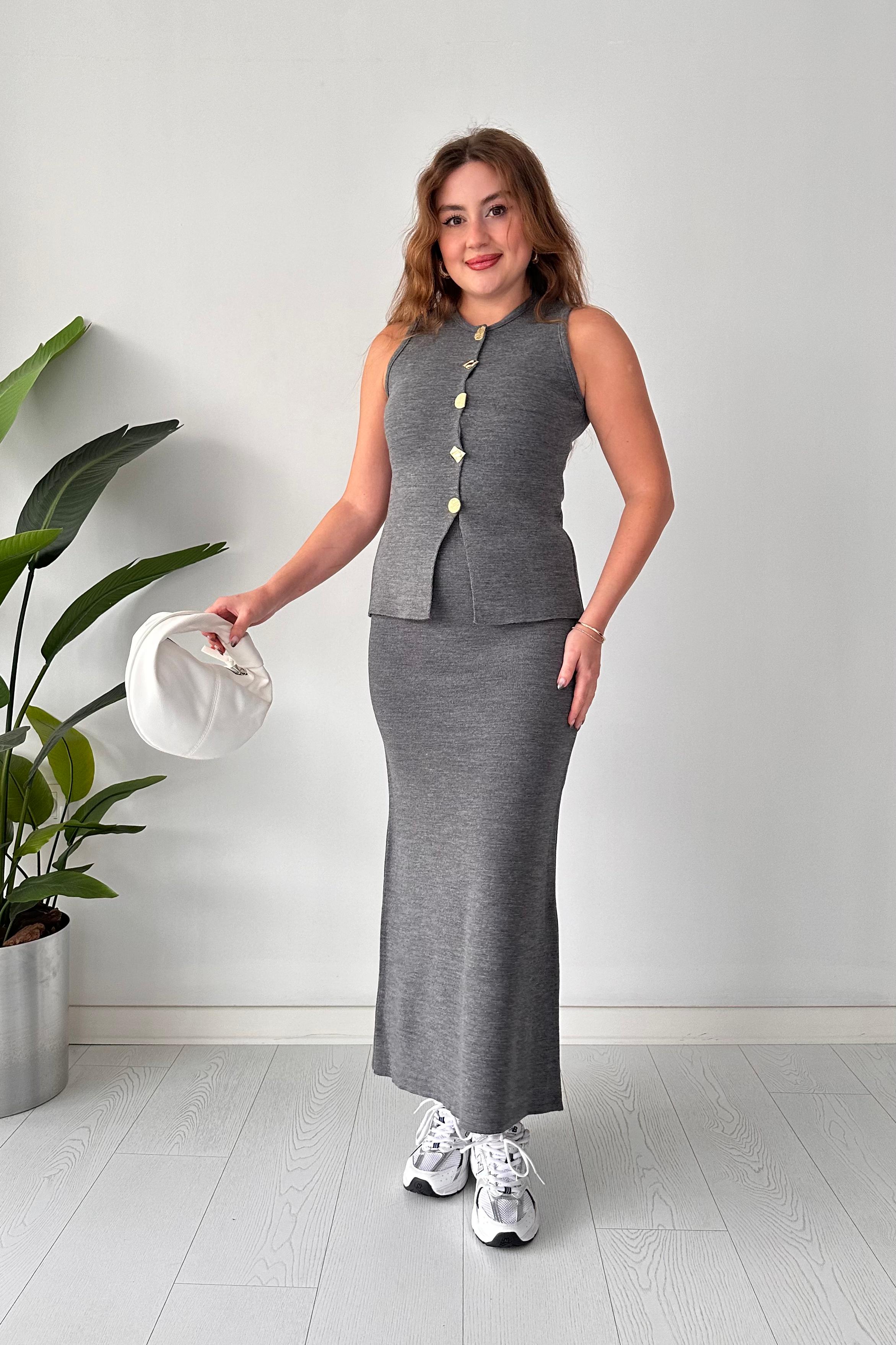 Düğmeli Çelik Takım