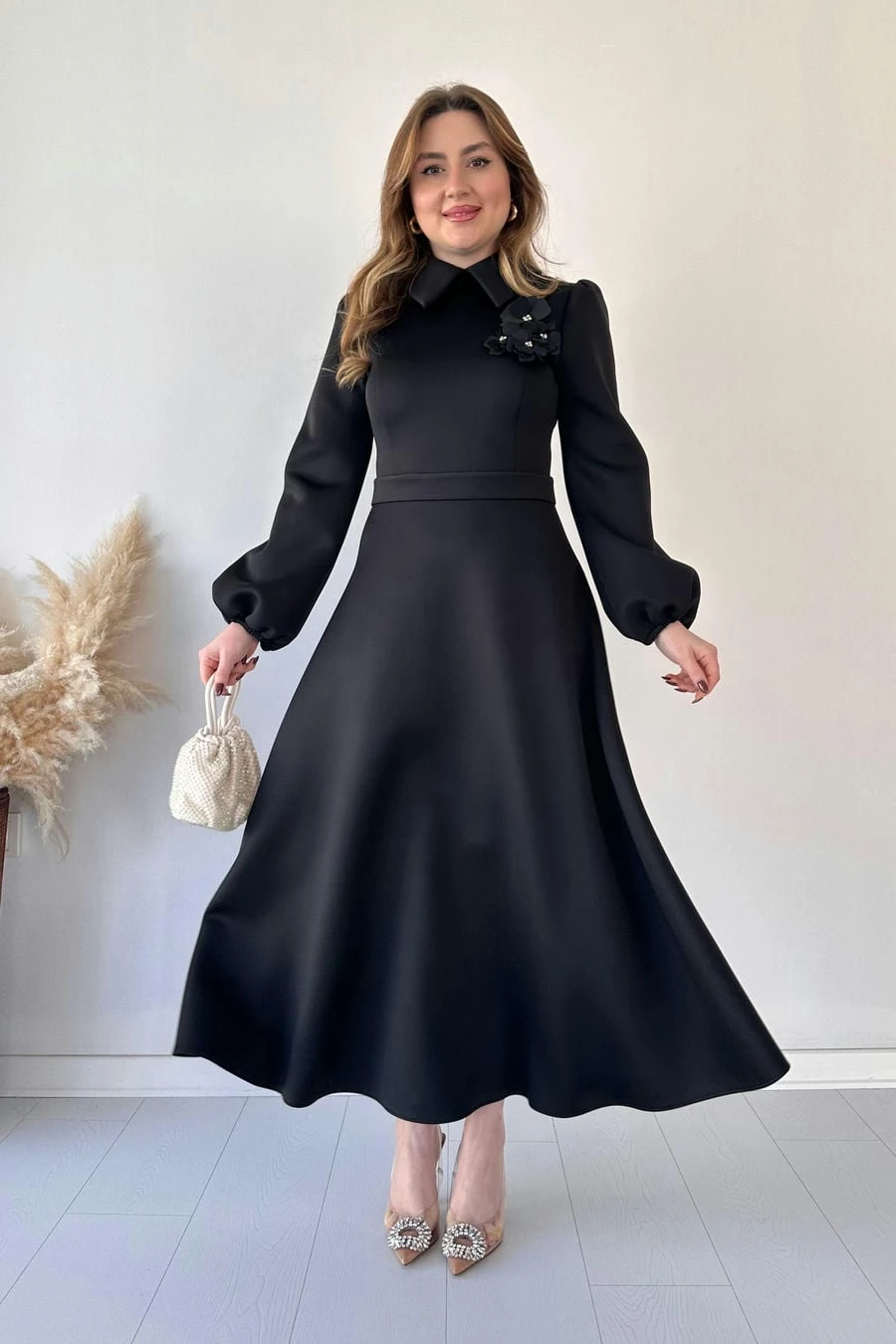 Broşlu Tasarım Elbise