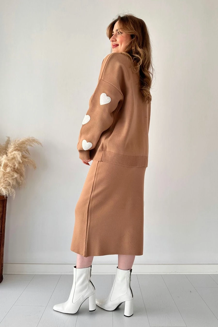 Kalpli Etekli Triko Takım