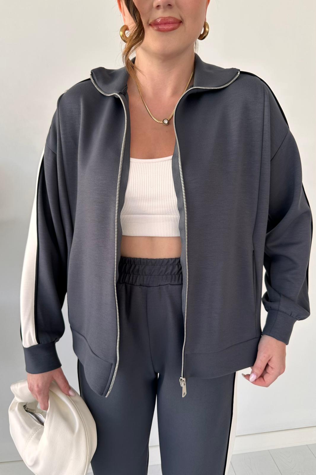 Kol Biyeli Fermuarlı Takım