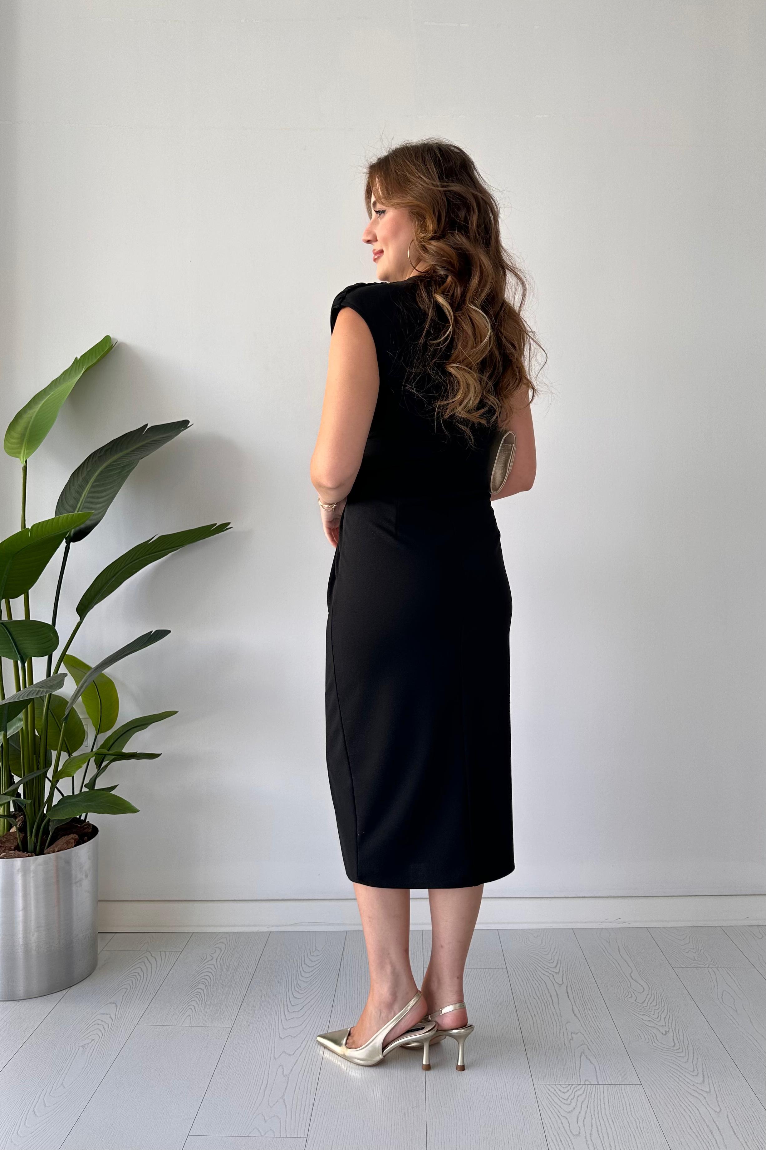 4 Düğmeli Krep Elbise