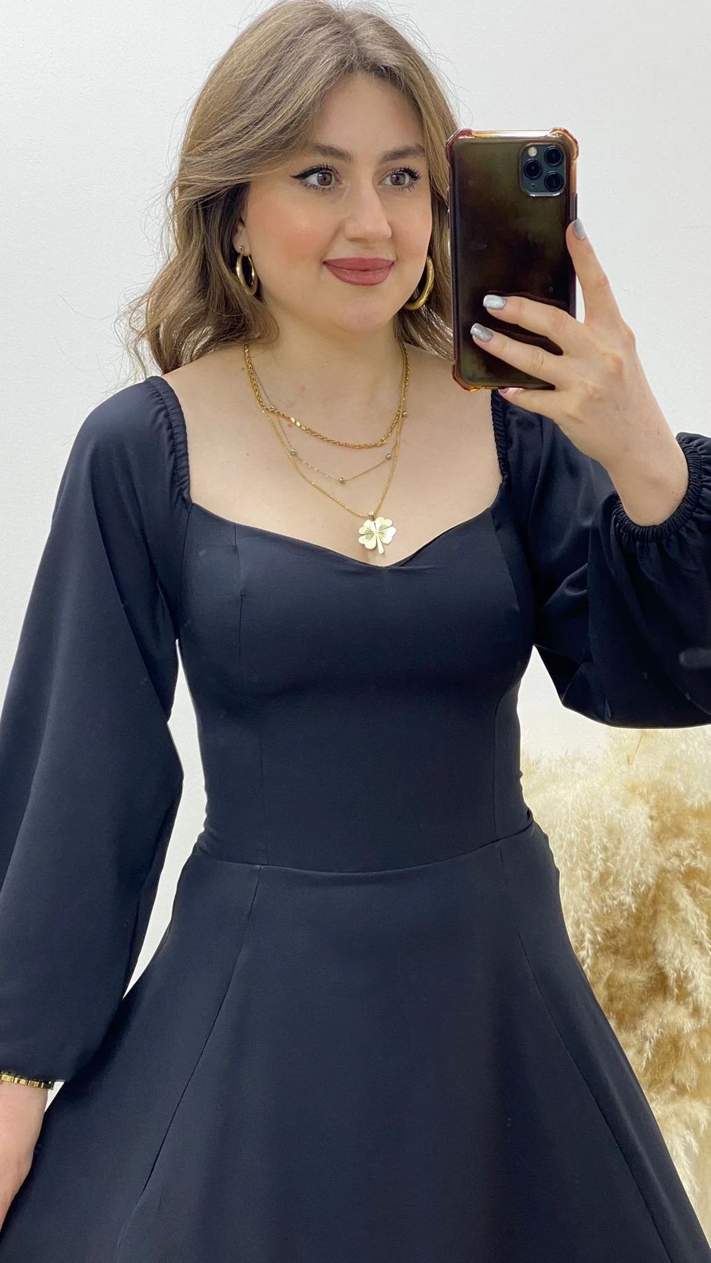 Tek Yırtmaç Destekli Atlas Elbise Siyah