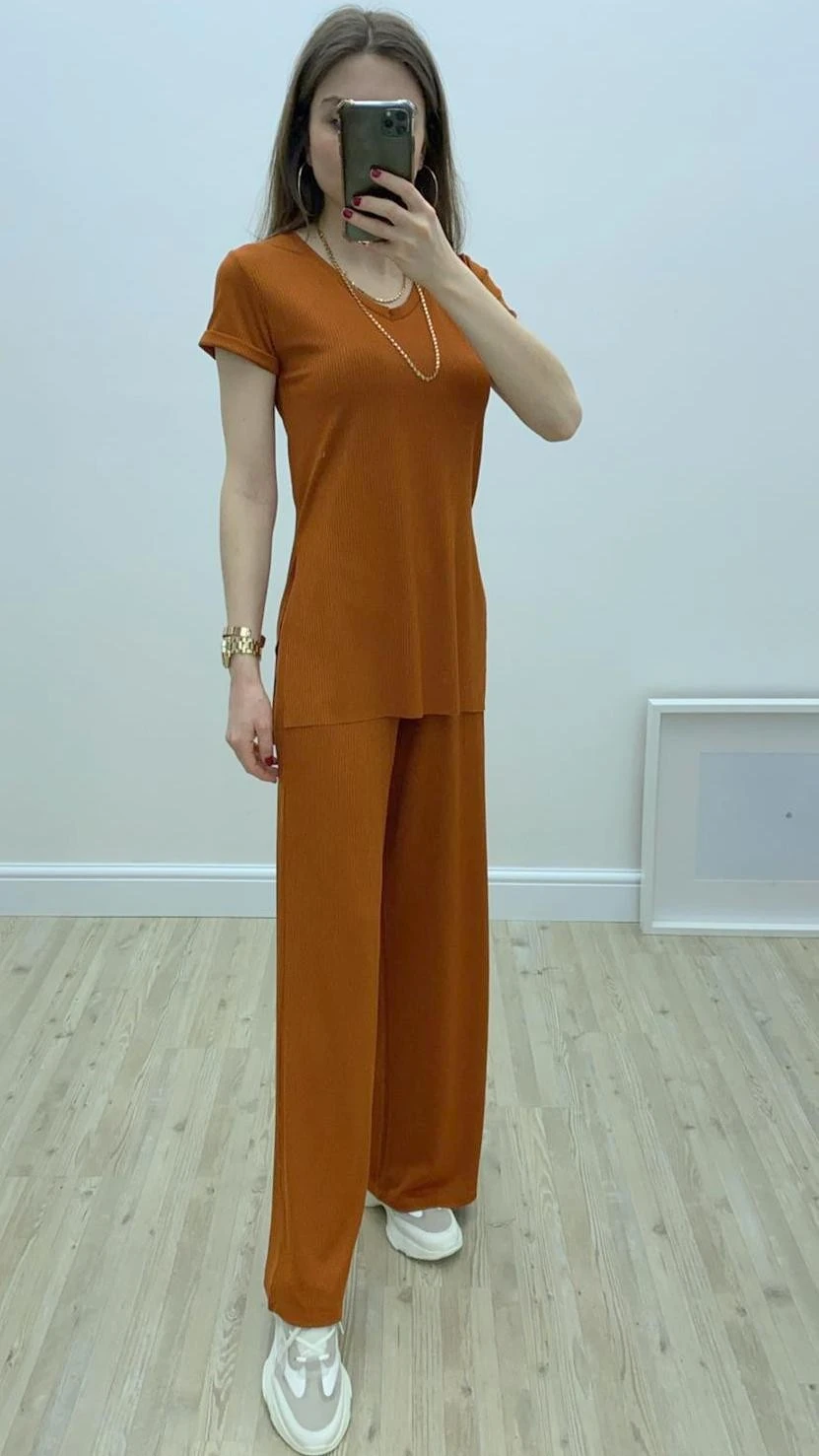 V Yaka Yırtmaçlı Kaşkorse İkili Takım Kiremit