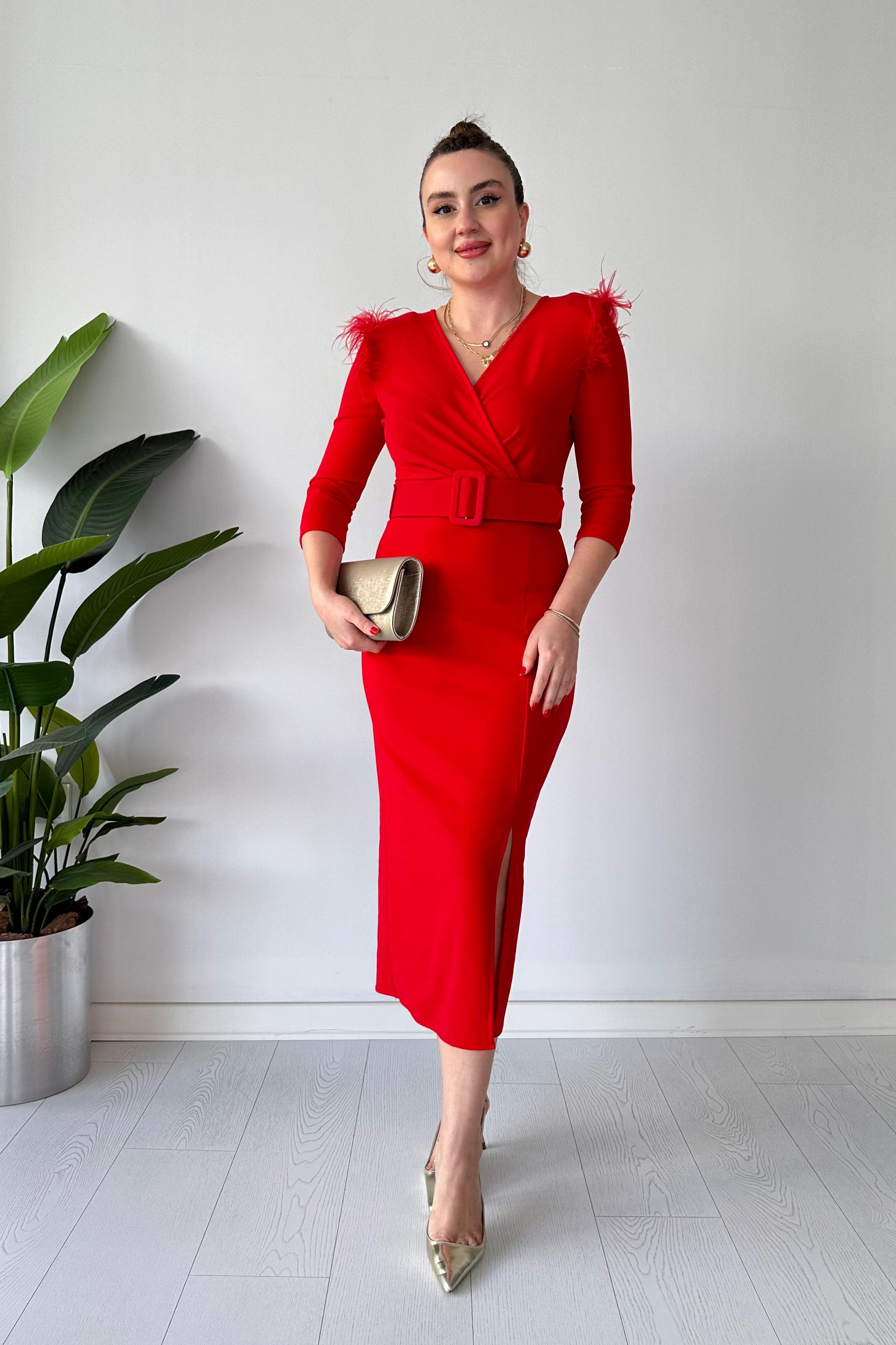 Omzu Tüylü Krep Elbise