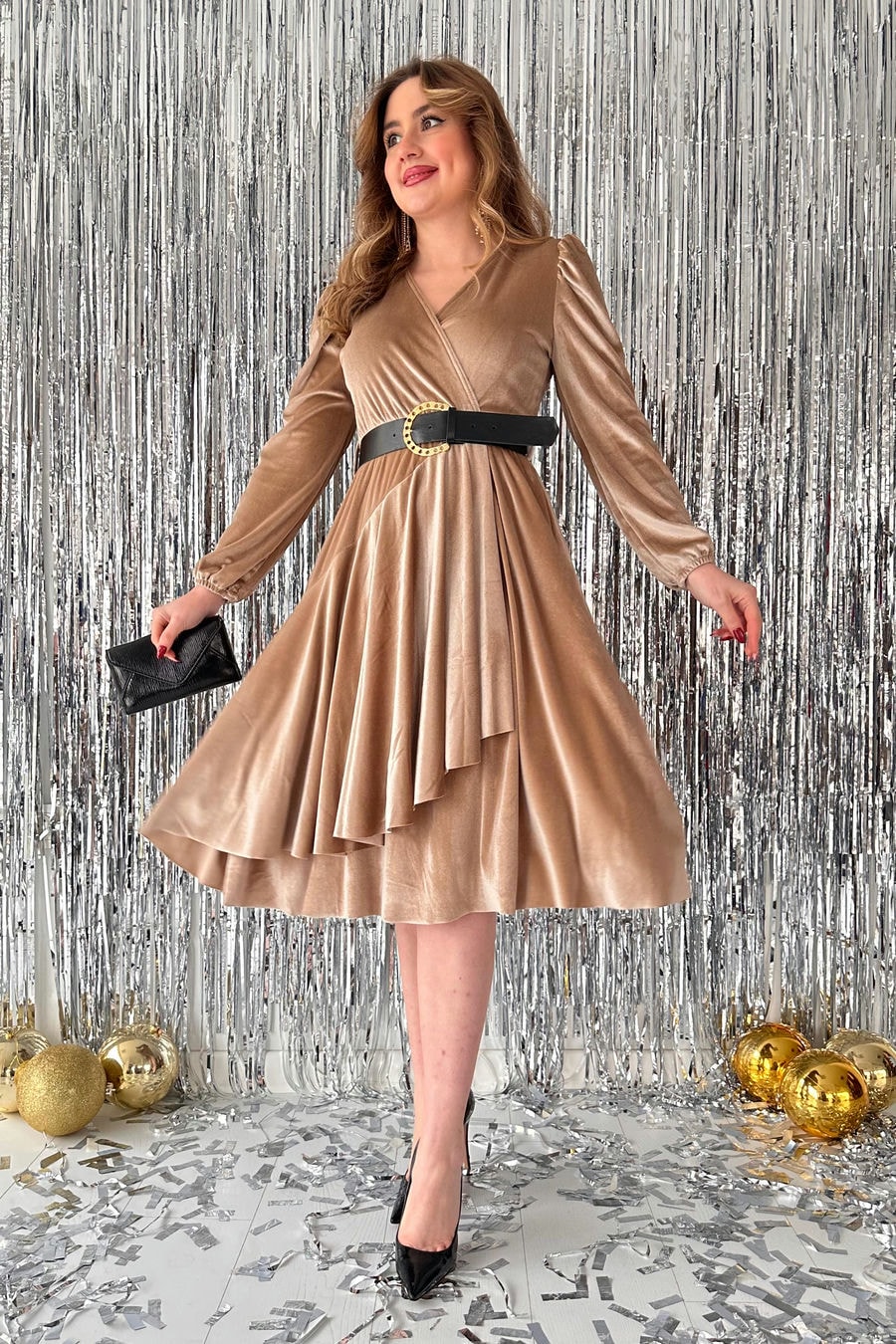 Volanlı Kadife Elbise