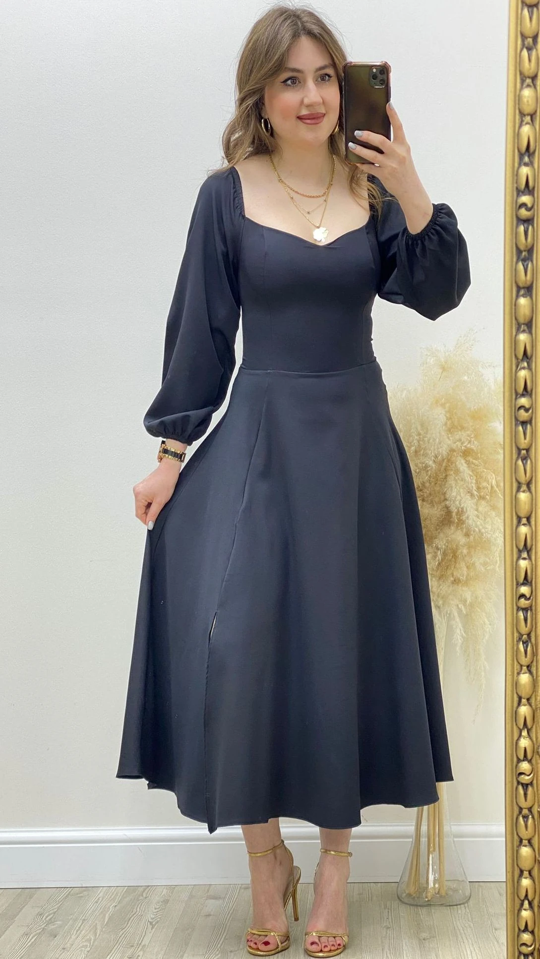 Tek Yırtmaç Destekli Atlas Elbise Siyah