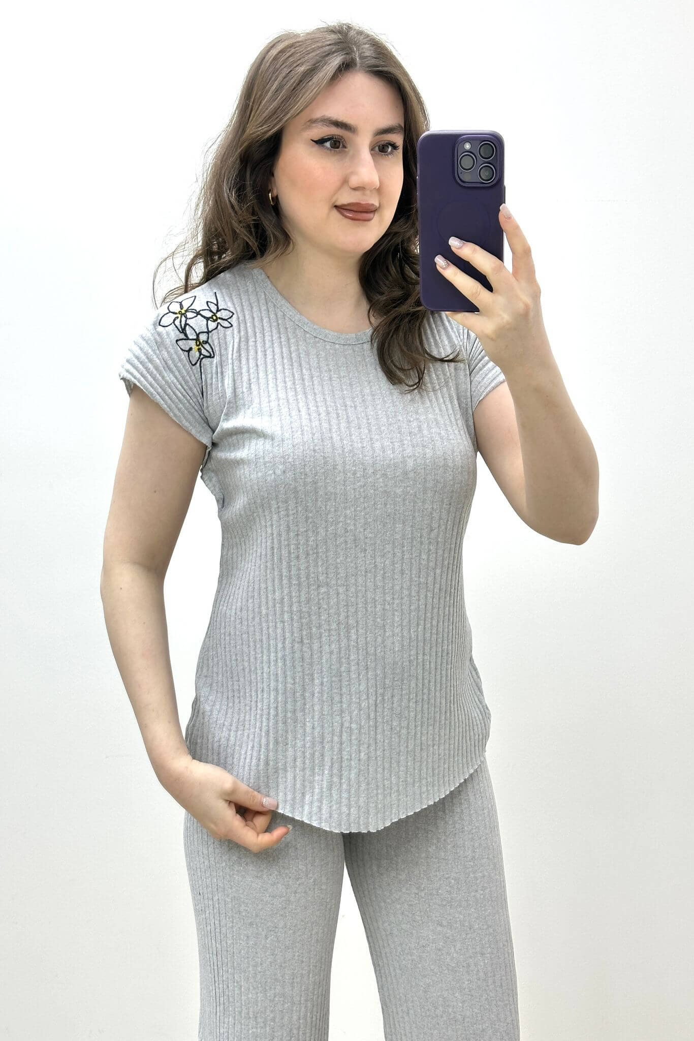 Nakışlı Pijama Takımı Gri