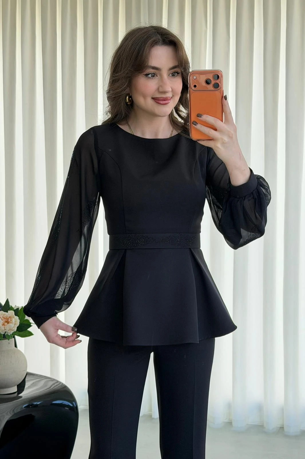 Kolları Işıltılı Tasarım Takım