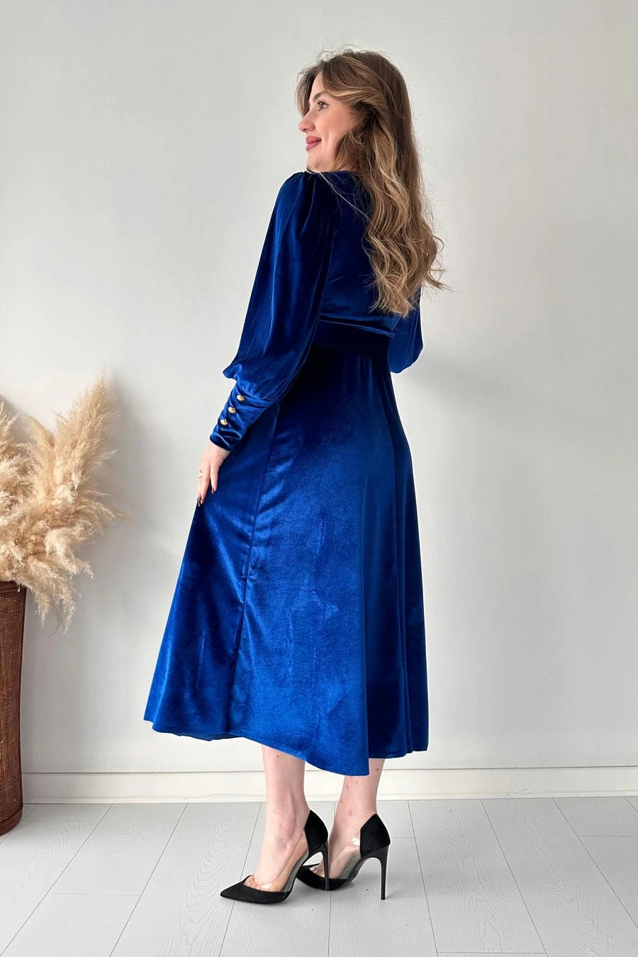 Kemerli Kadife Elbise