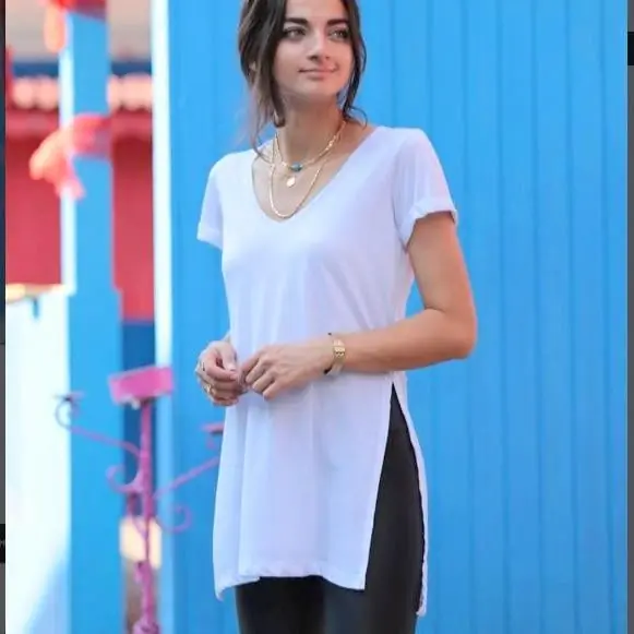Basic T-shirt Yanları Kesik V Yaka Beyaz · 2