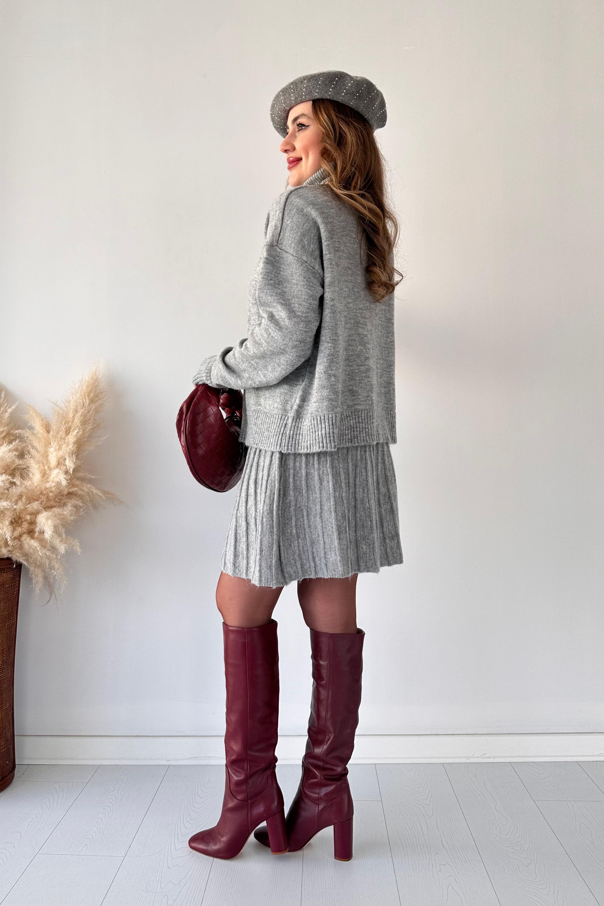 Kısa Etekli Triko Takım