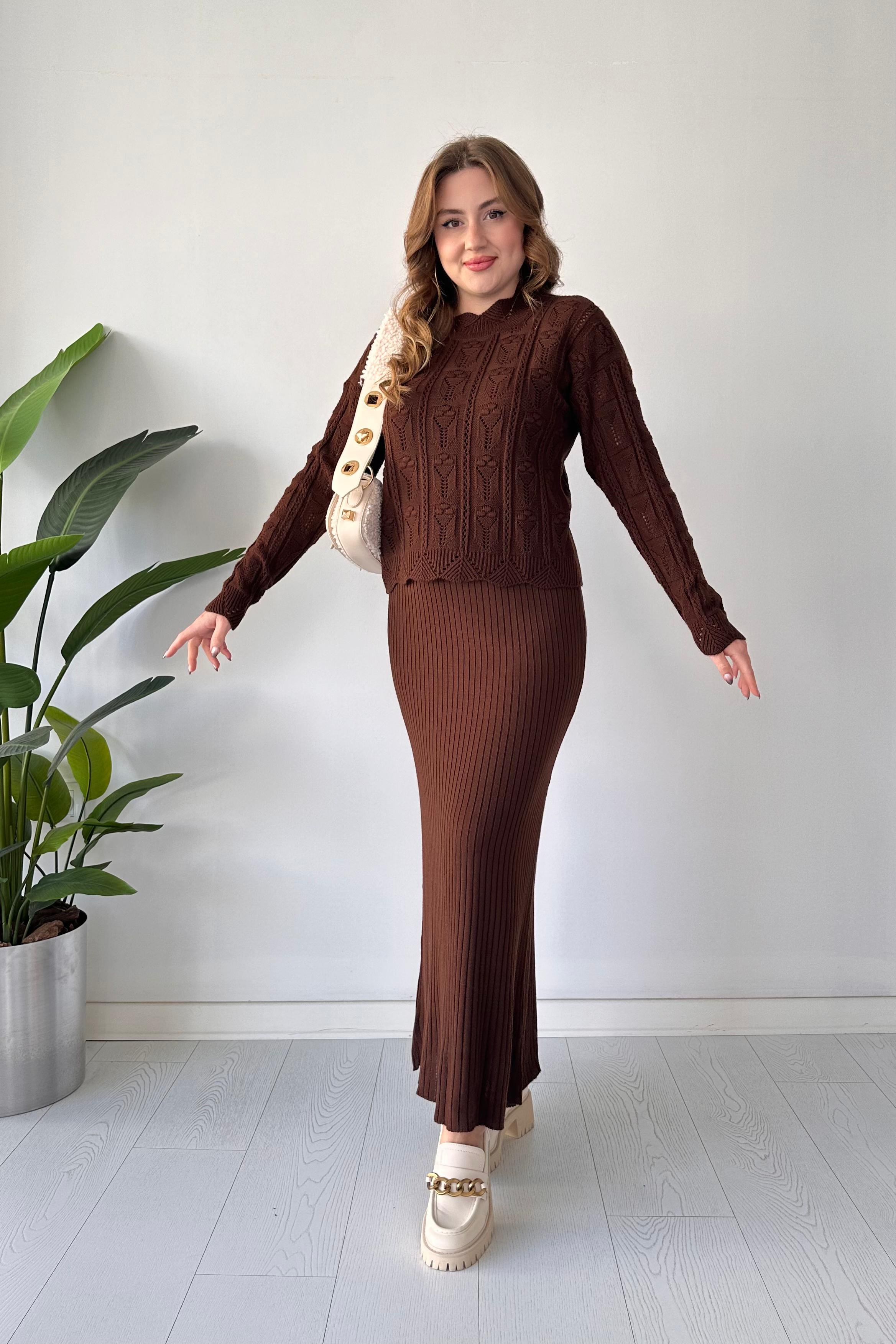 Piramit Ajurlu Kazak-Elbise