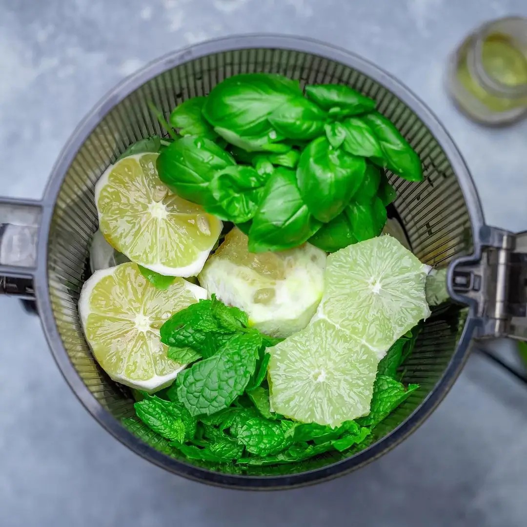 AUTO10S Hands-Free Slow Juicer