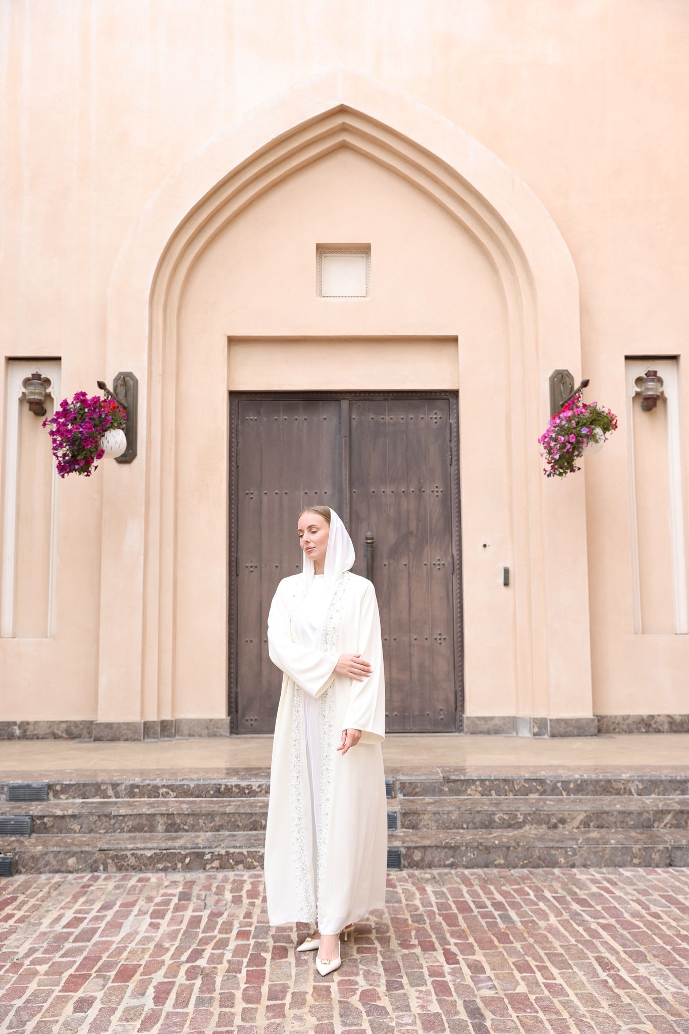 İnci Detaylı Beyaz Abaya