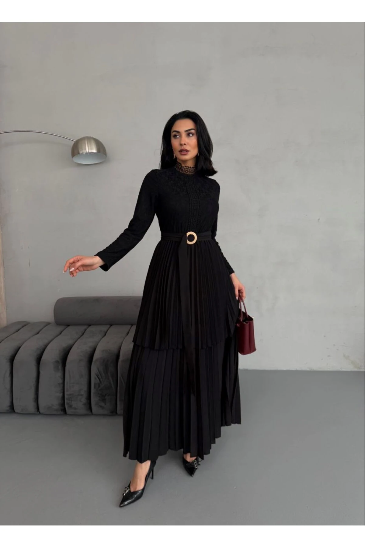 Krep Kumaş Dantel Detaylı Kemerli Elbise (Astarlı) image