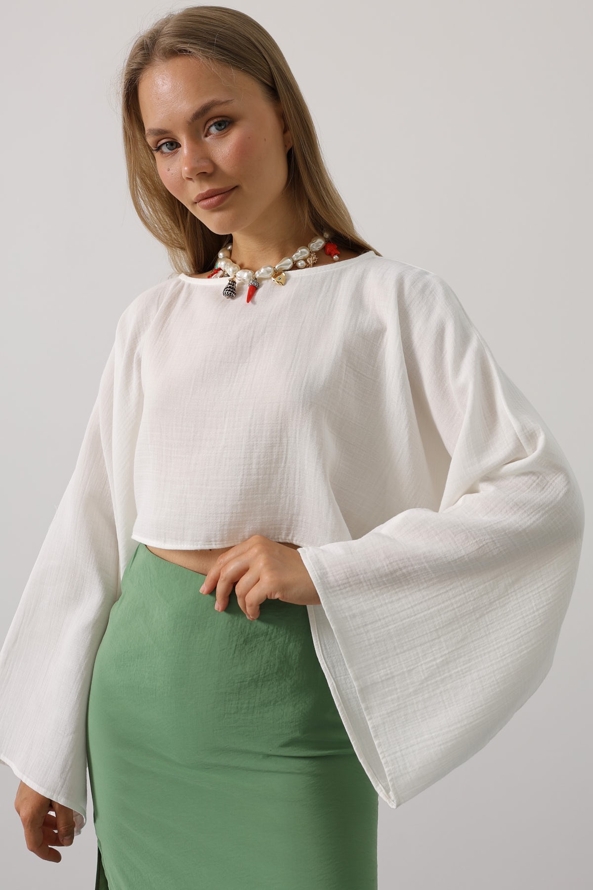 YARASA KOLLU CROP BLUZ  image