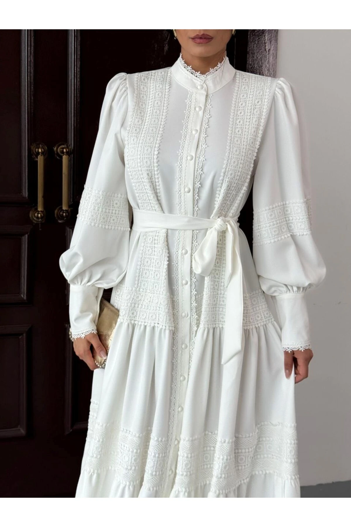 Dantel Detaylı Astarlı & Kuşaklı Atlas Kumaş Elbise