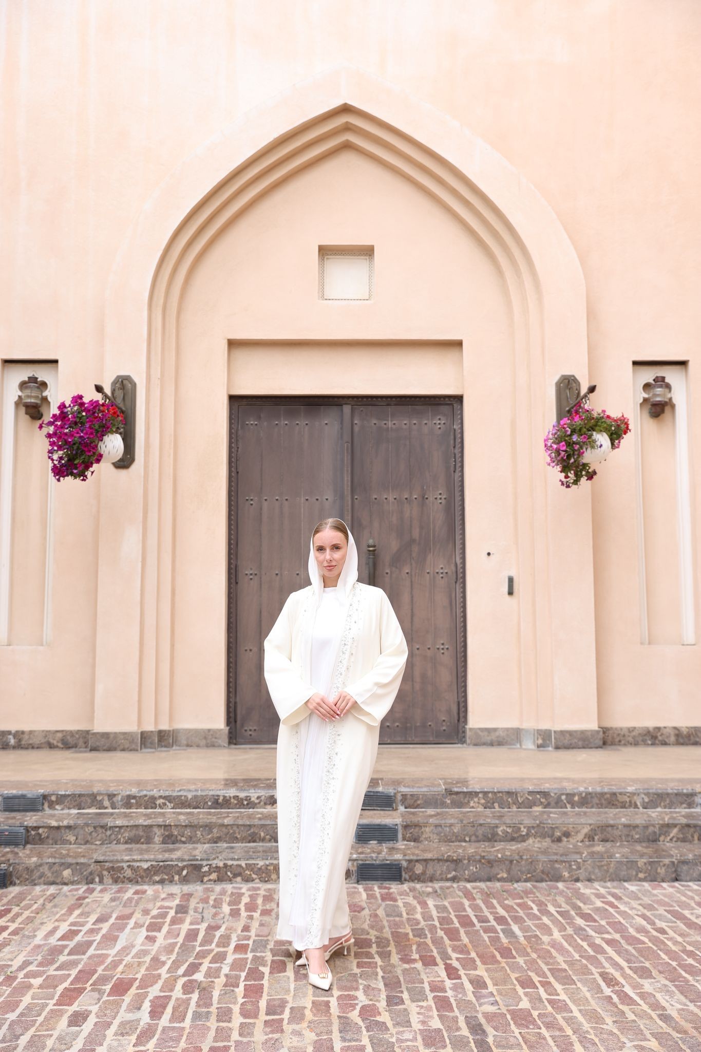 İnci Detaylı Beyaz Abaya